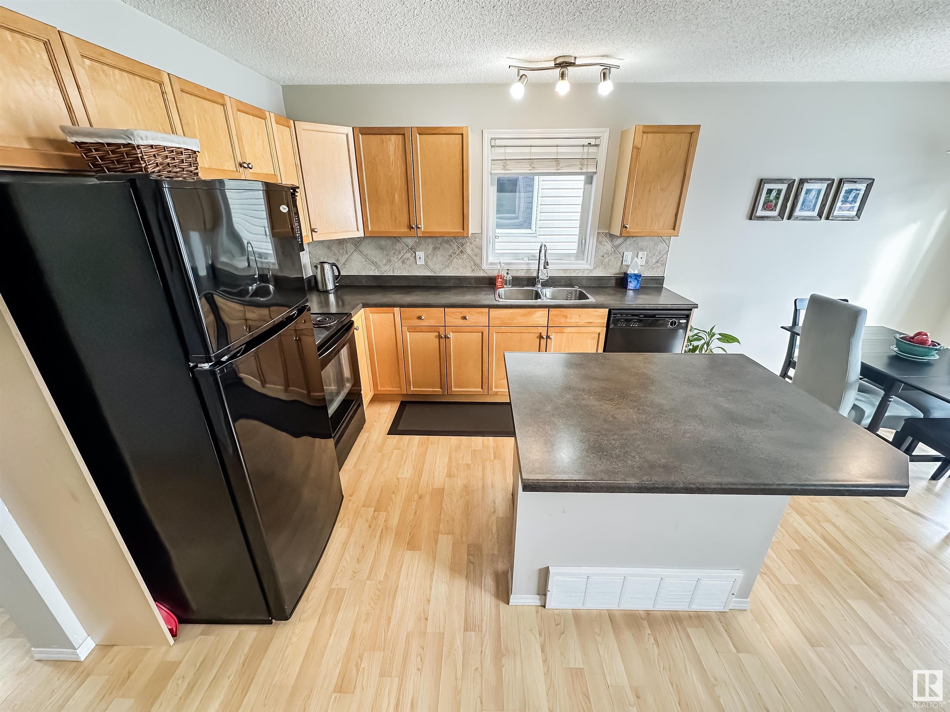      1643 MELROSE PL SW , Edmonton,  ,T6W 1X5 ;  Listing Number: MLS E4419941