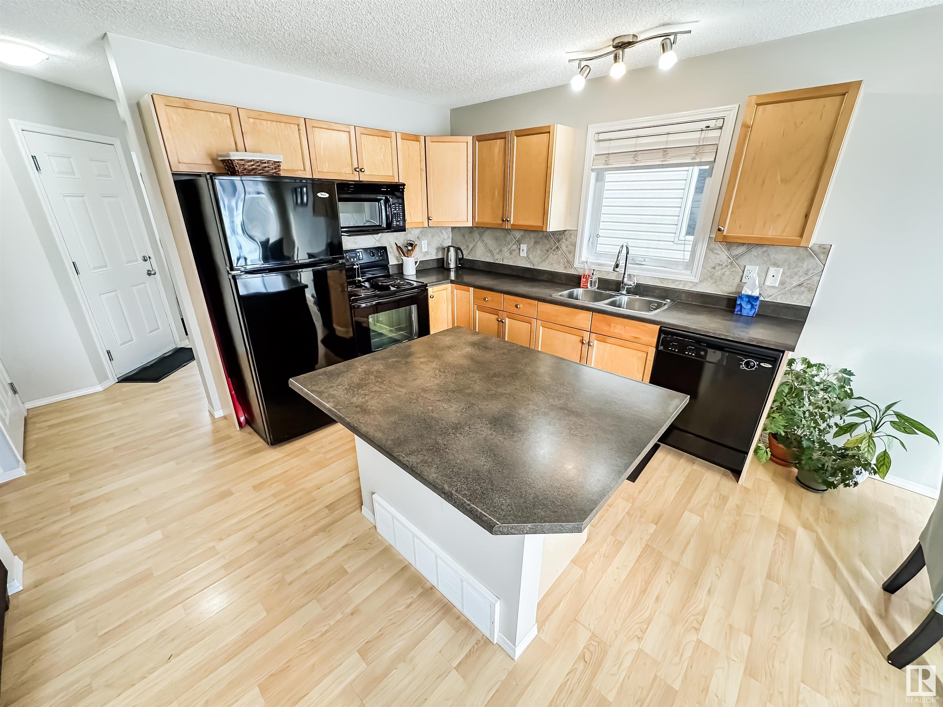      1643 MELROSE PL SW , Edmonton,  ,T6W 1X5 ;  Listing Number: MLS E4419941