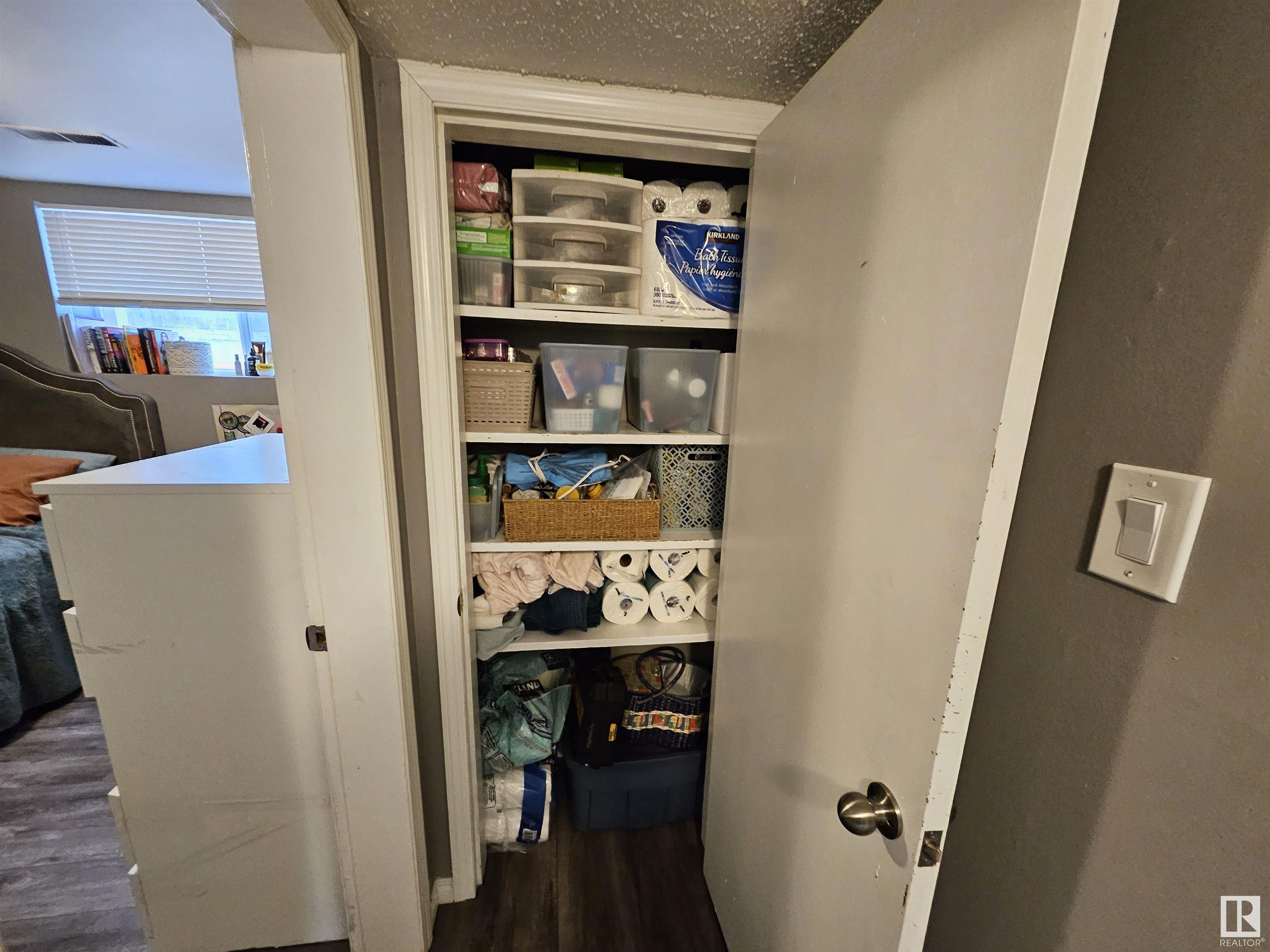      9504 128 AV NW , Edmonton,  ,T5E 0H6 ;  Listing Number: MLS E4419945