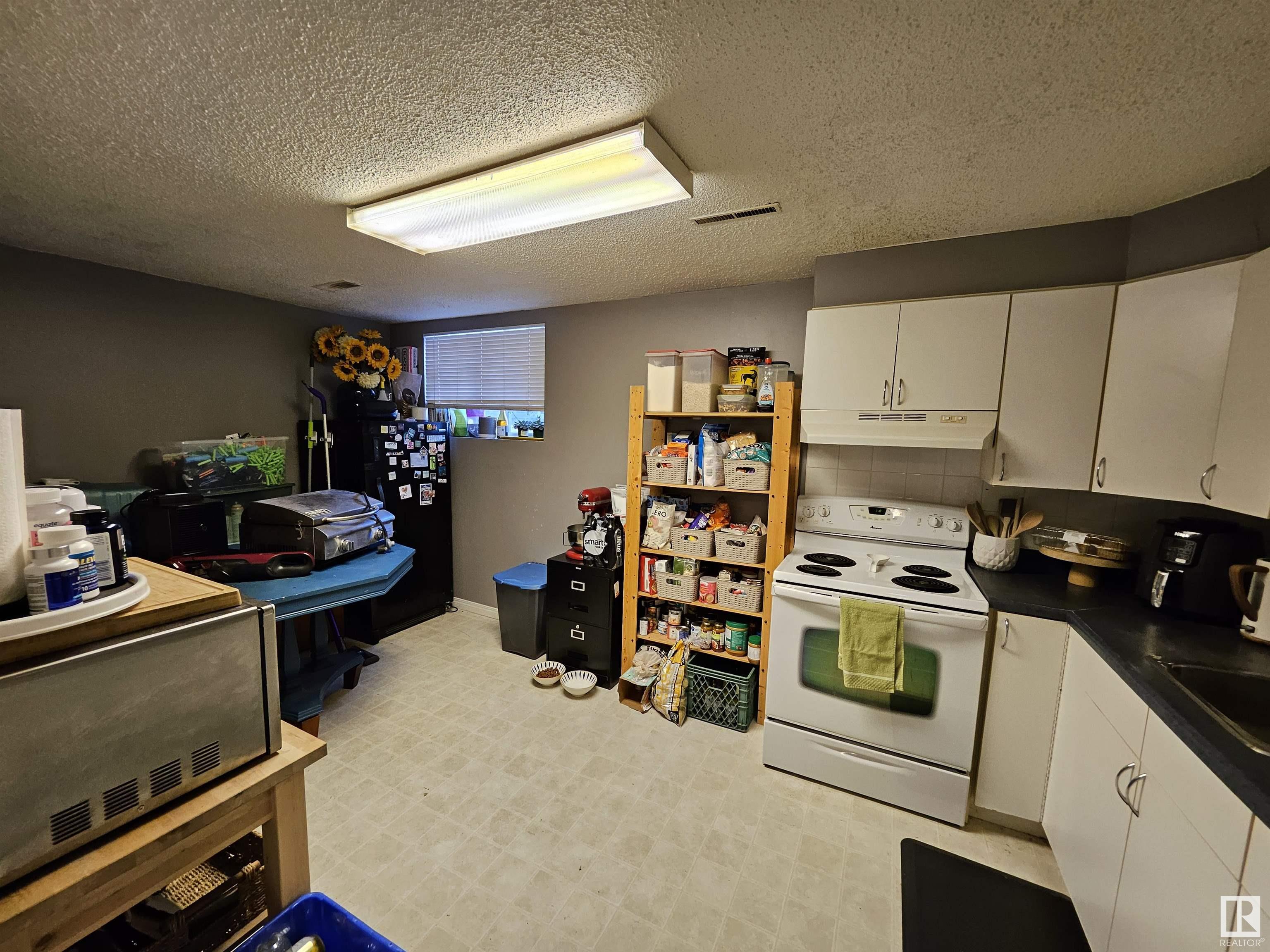      9504 128 AV NW , Edmonton,  ,T5E 0H6 ;  Listing Number: MLS E4419945