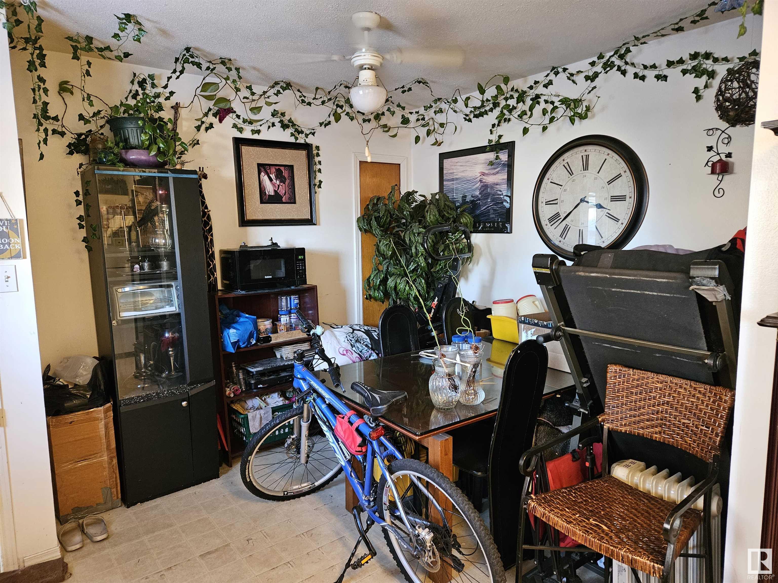      9504 128 AV NW , Edmonton,  ,T5E 0H6 ;  Listing Number: MLS E4419945