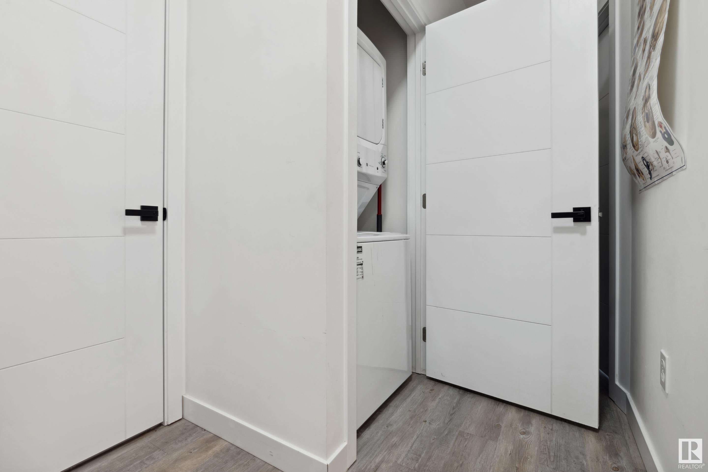      9537 106A AV NW , Edmonton,  ,T5H 0S9 ;  Listing Number: MLS E4419955