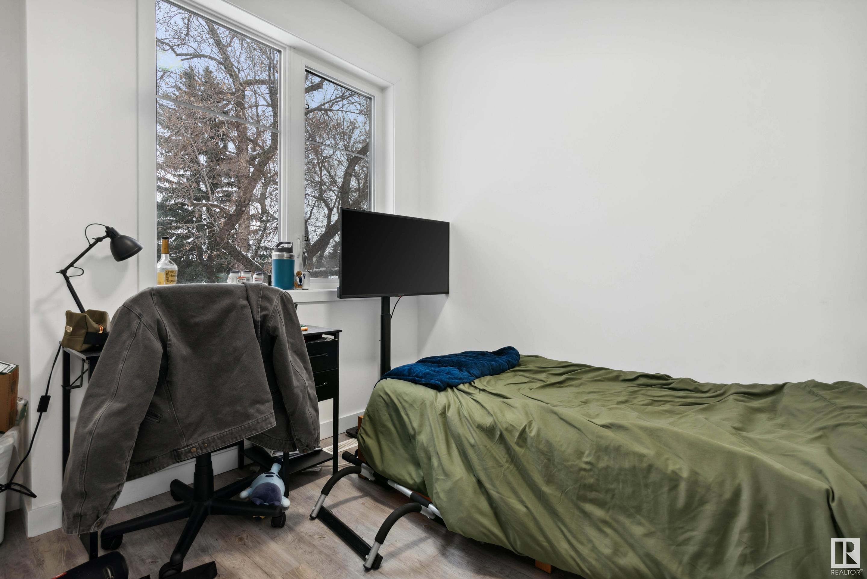      9537 106A AV NW , Edmonton,  ,T5H 0S9 ;  Listing Number: MLS E4419955