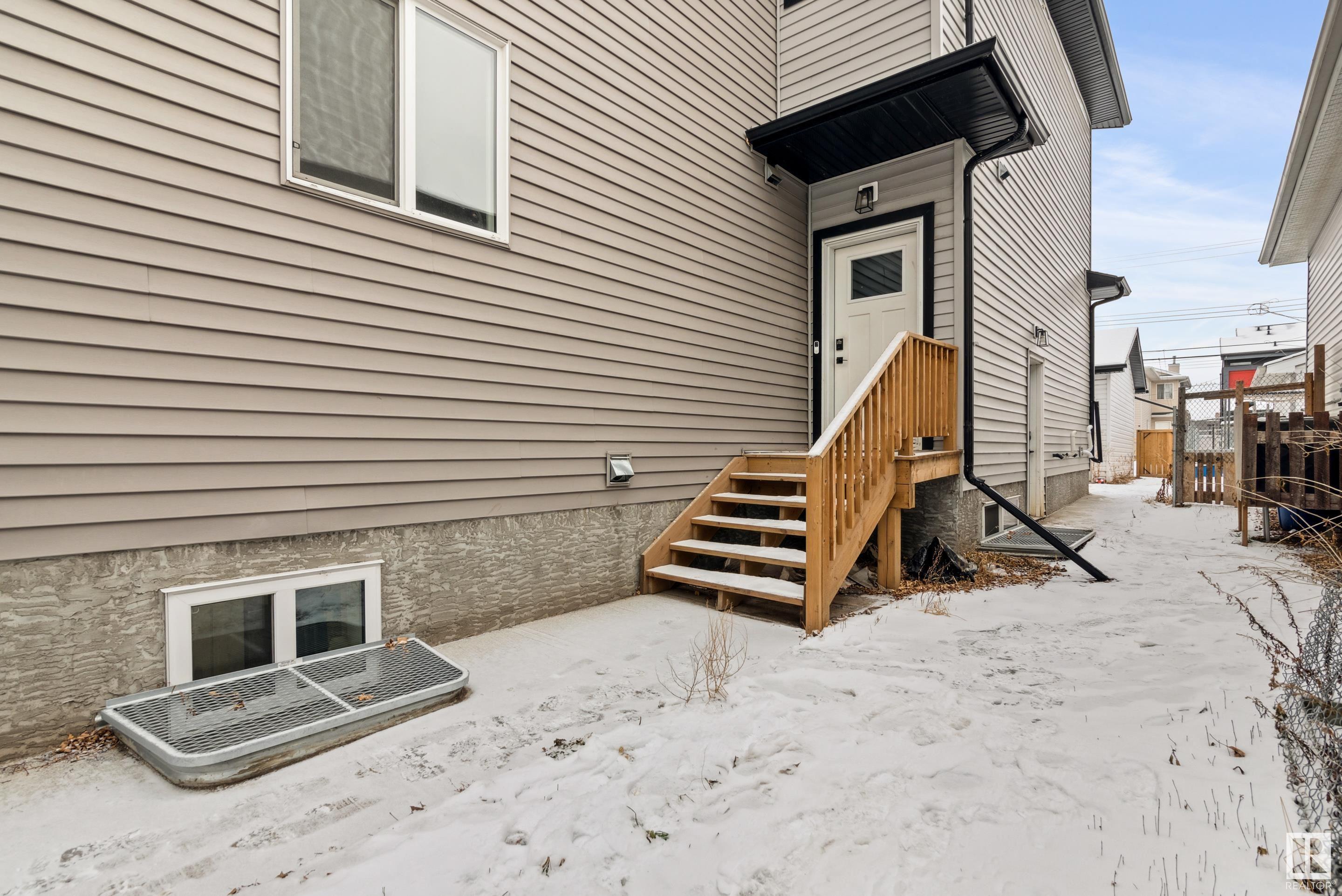      9537 106A AV NW , Edmonton,  ,T5H 0S9 ;  Listing Number: MLS E4419955