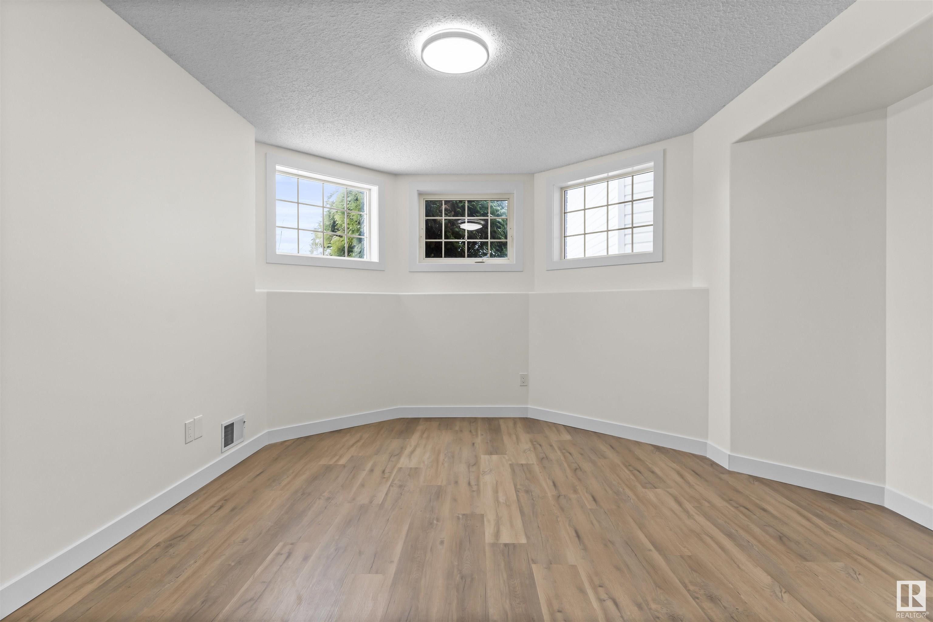      2865 41 Ave NW , Edmonton,  ,T6T 1M4 ;  Listing Number: MLS E4419967