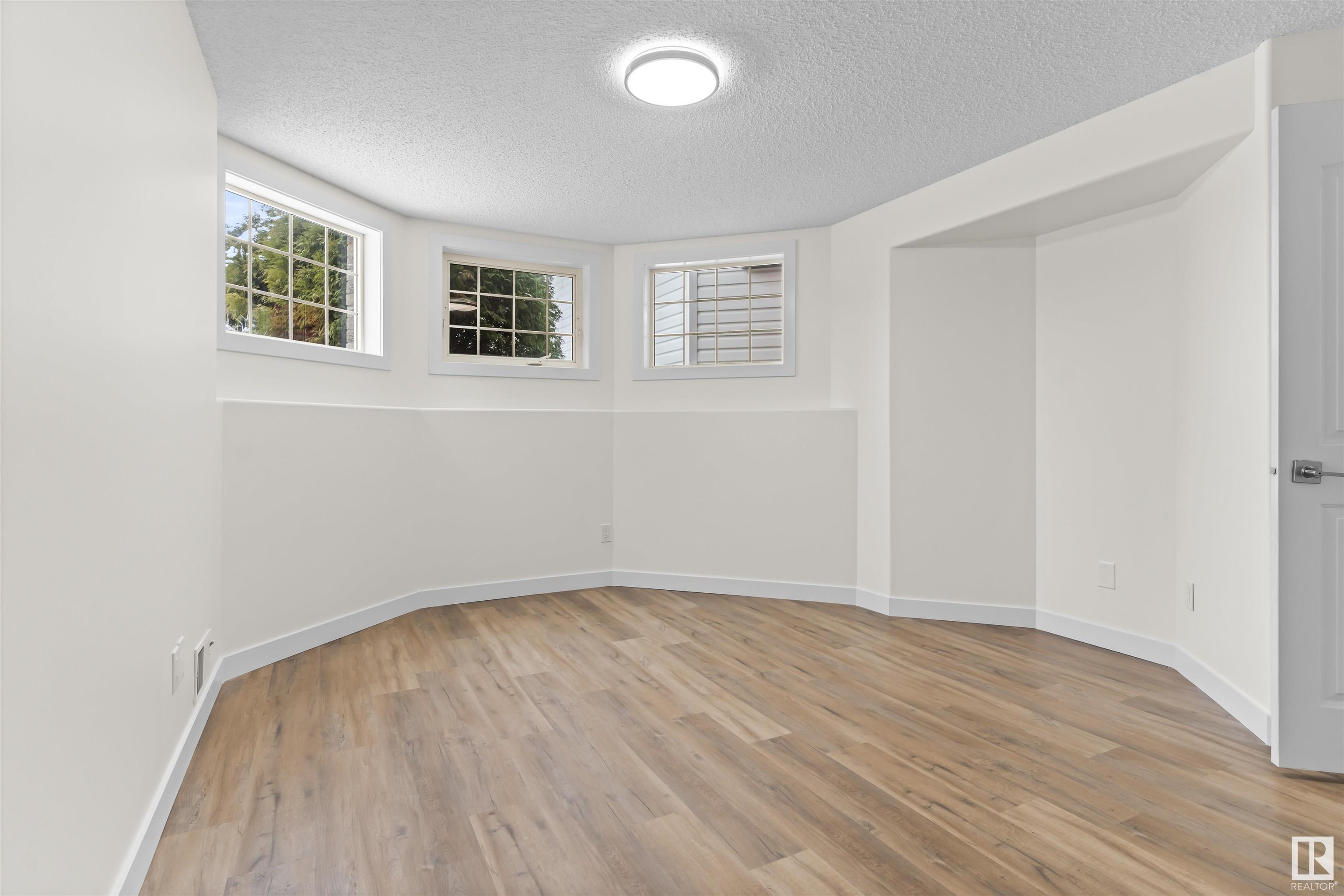     2865 41 Ave NW , Edmonton,  ,T6T 1M4 ;  Listing Number: MLS E4419967