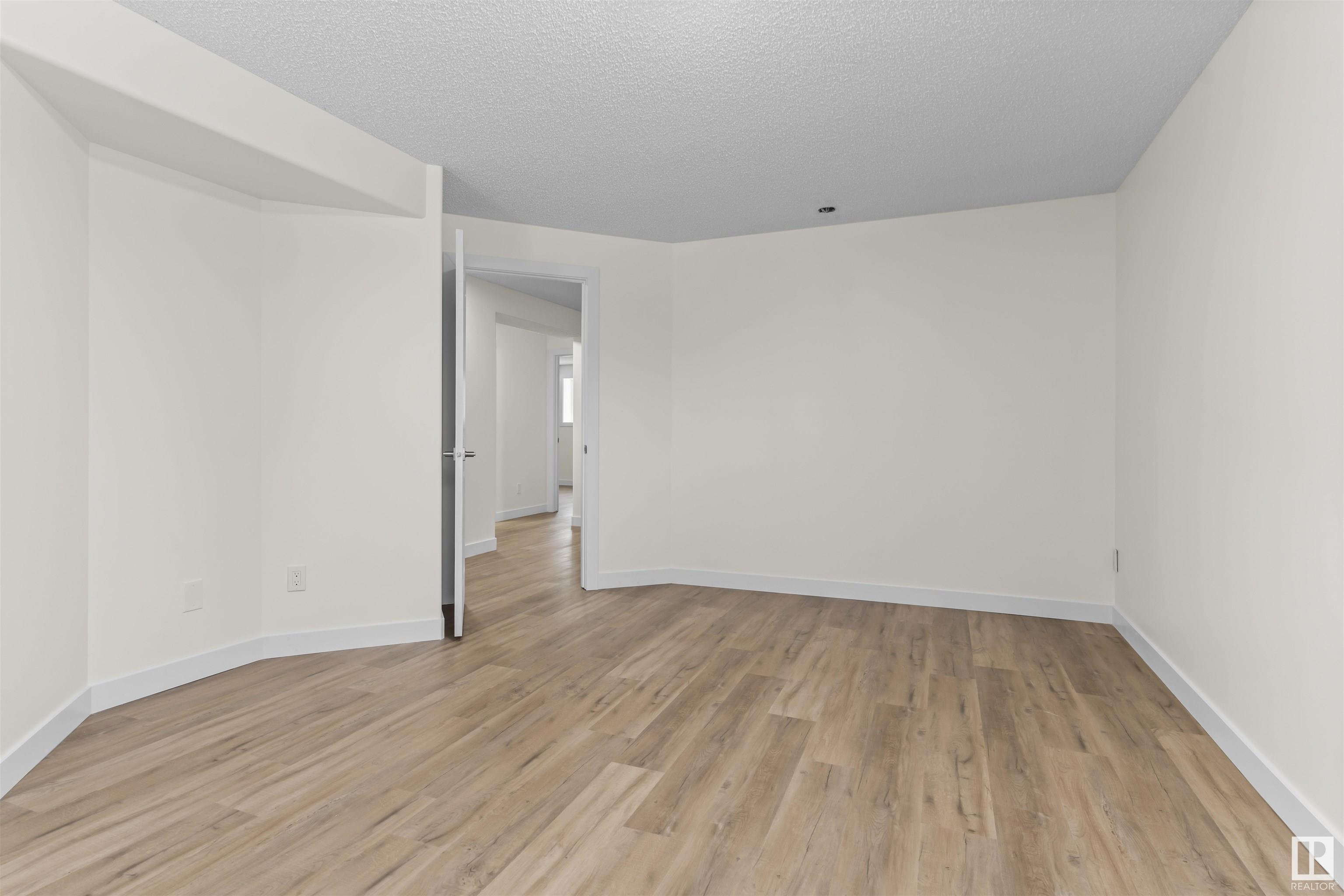      2865 41 Ave NW , Edmonton,  ,T6T 1M4 ;  Listing Number: MLS E4419967