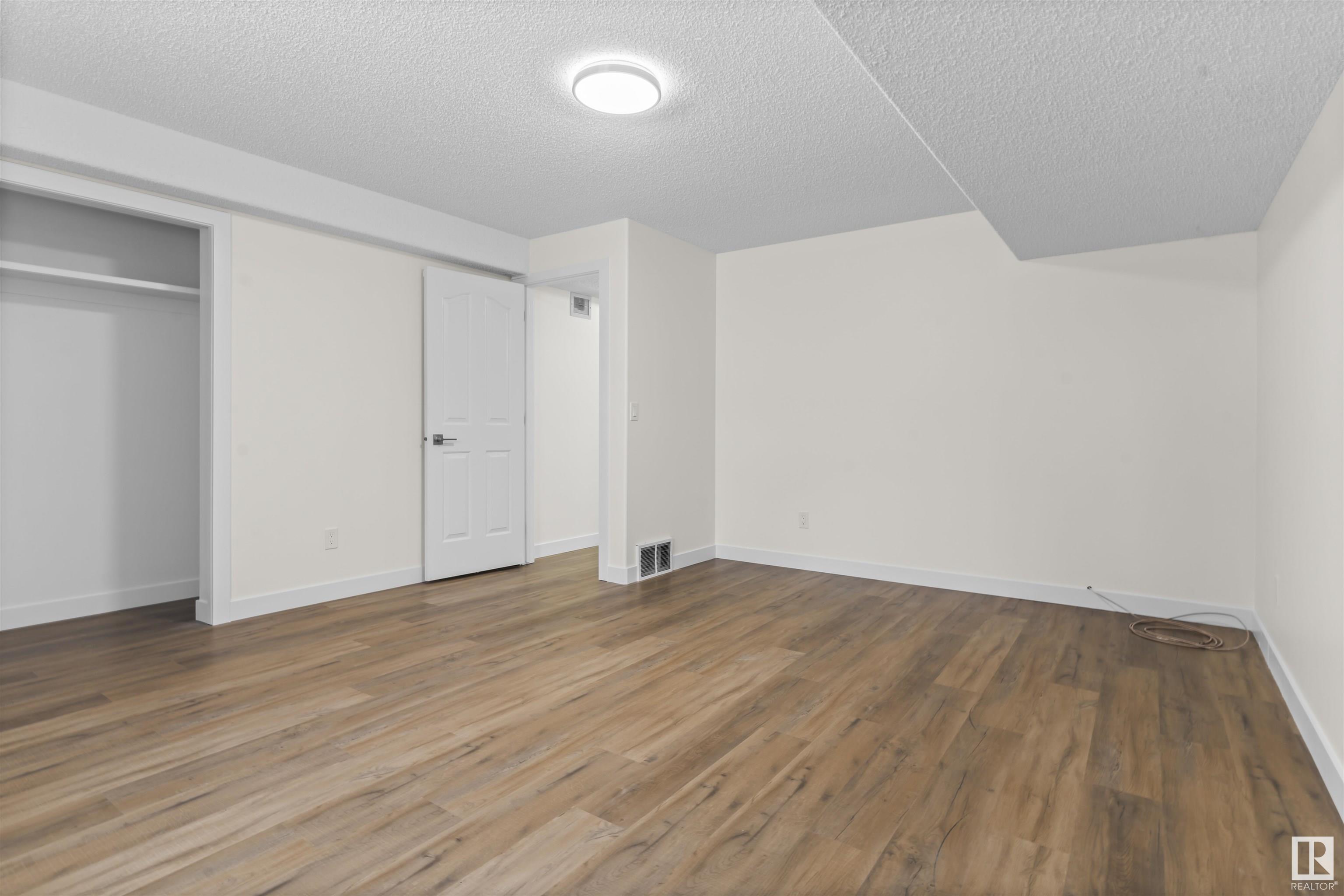      2865 41 Ave NW , Edmonton,  ,T6T 1M4 ;  Listing Number: MLS E4419967