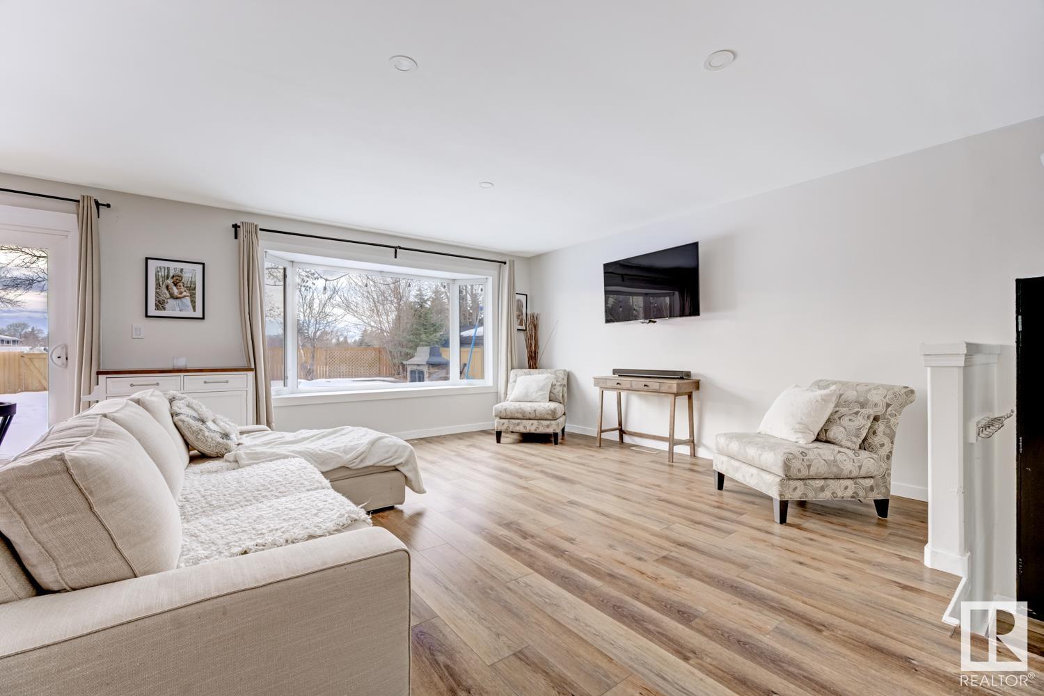      6 FALCON DR , Sherwood Park,  ,T8A 0K2 ;  Listing Number: MLS E4419968