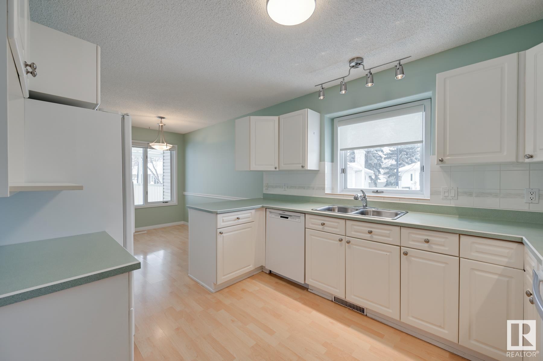      #2 320 JIM COMMON DR , Sherwood Park,  ,T8H 1S6 ;  Listing Number: MLS E4419986