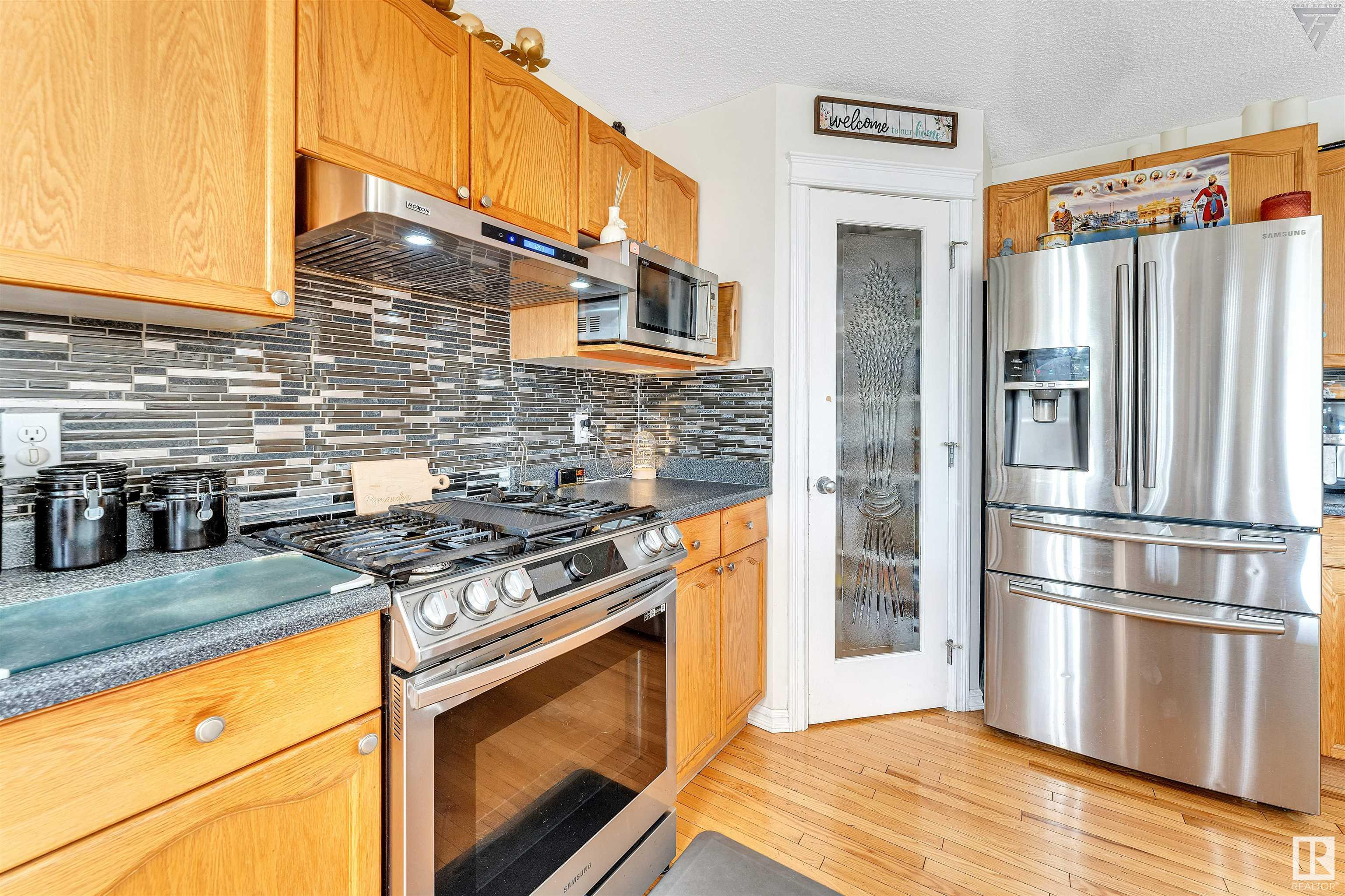      3311 27 AV NW , Edmonton,  ,T6T 1P7 ;  Listing Number: MLS E4419994