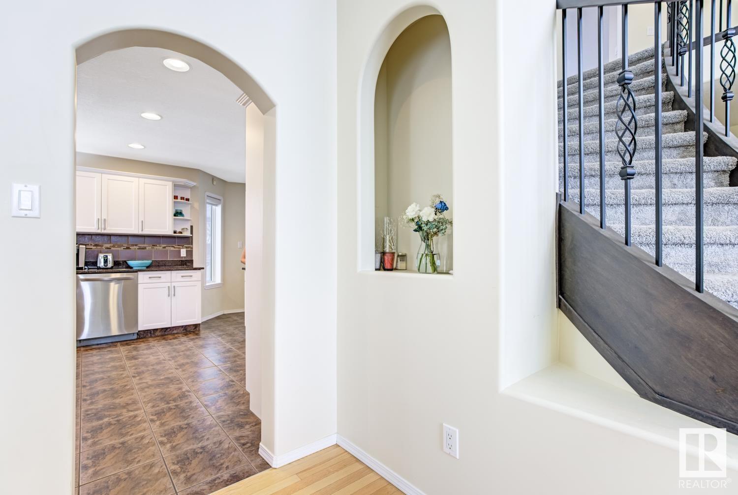      8918 159A AV NW , Edmonton,  ,T5Z 3E7 ;  Listing Number: MLS E4420006
