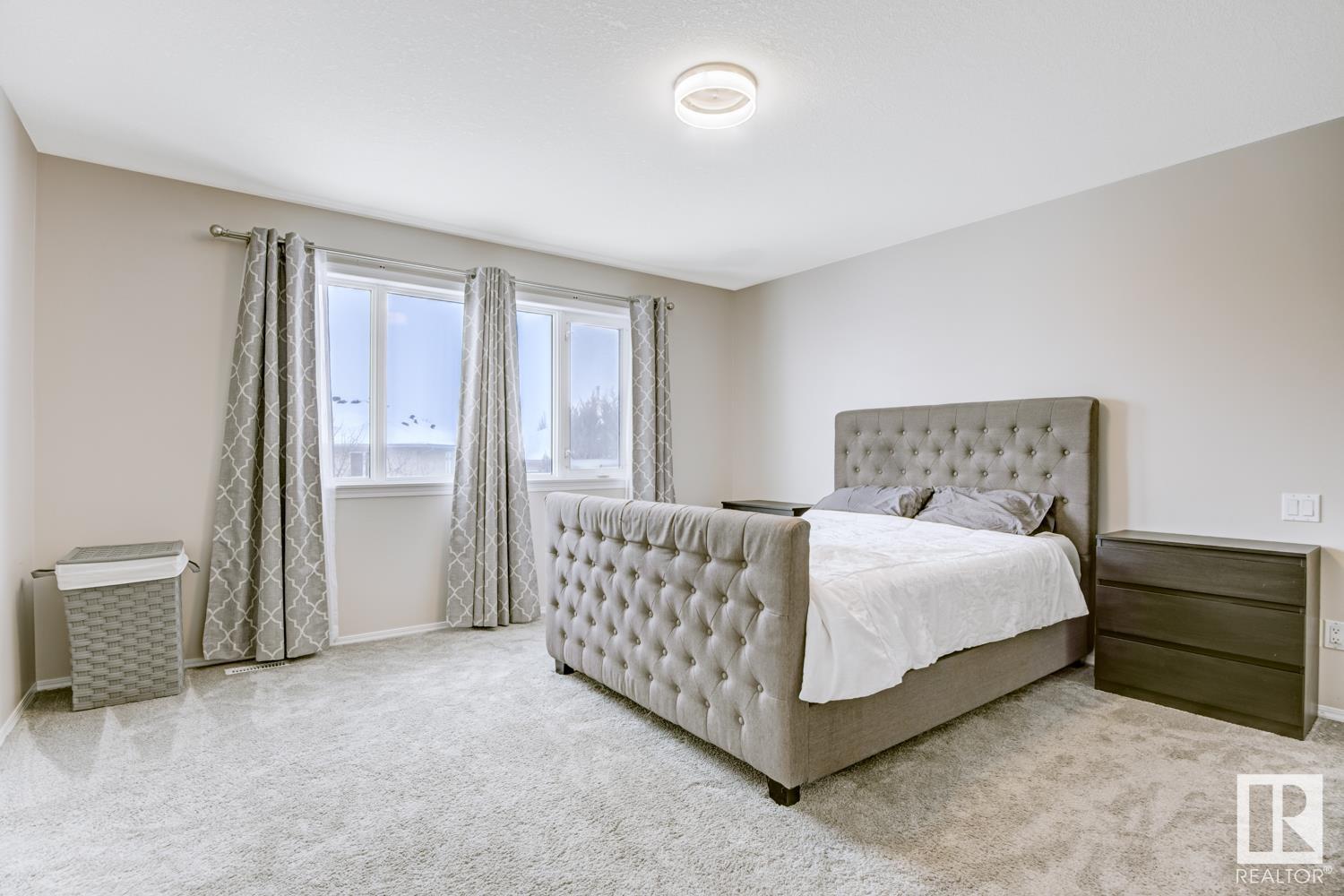      8918 159A AV NW , Edmonton,  ,T5Z 3E7 ;  Listing Number: MLS E4420006