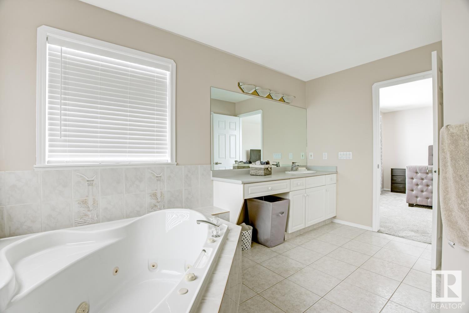      8918 159A AV NW , Edmonton,  ,T5Z 3E7 ;  Listing Number: MLS E4420006