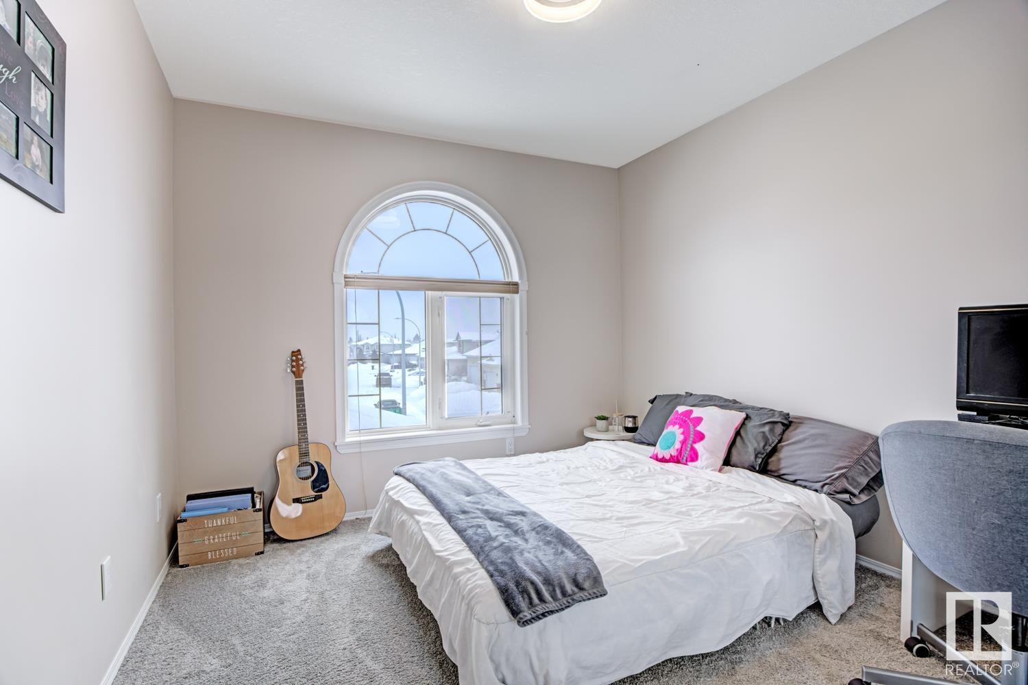      8918 159A AV NW , Edmonton,  ,T5Z 3E7 ;  Listing Number: MLS E4420006