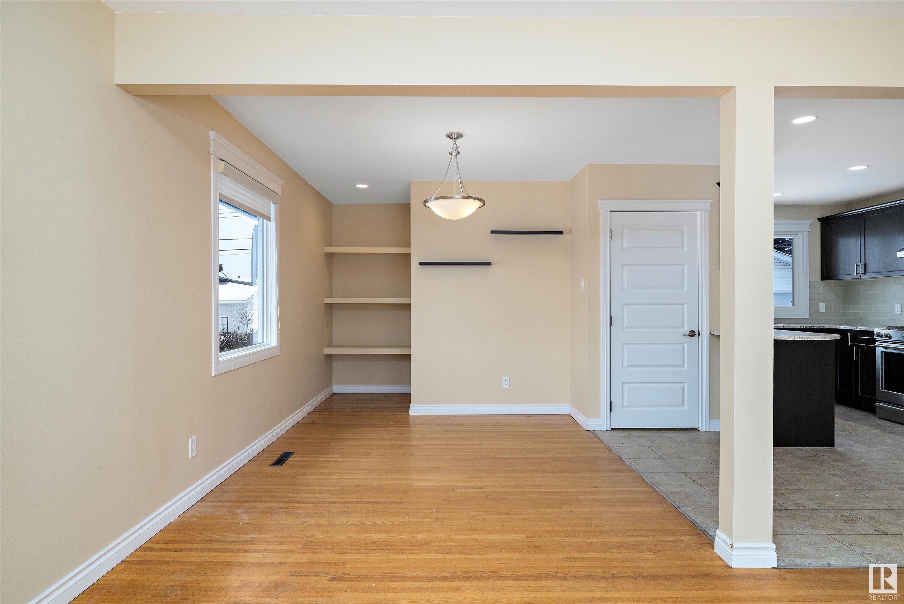      9110 156 ST NW , Edmonton,  ,T5R 1Y8 ;  Listing Number: MLS E4420009
