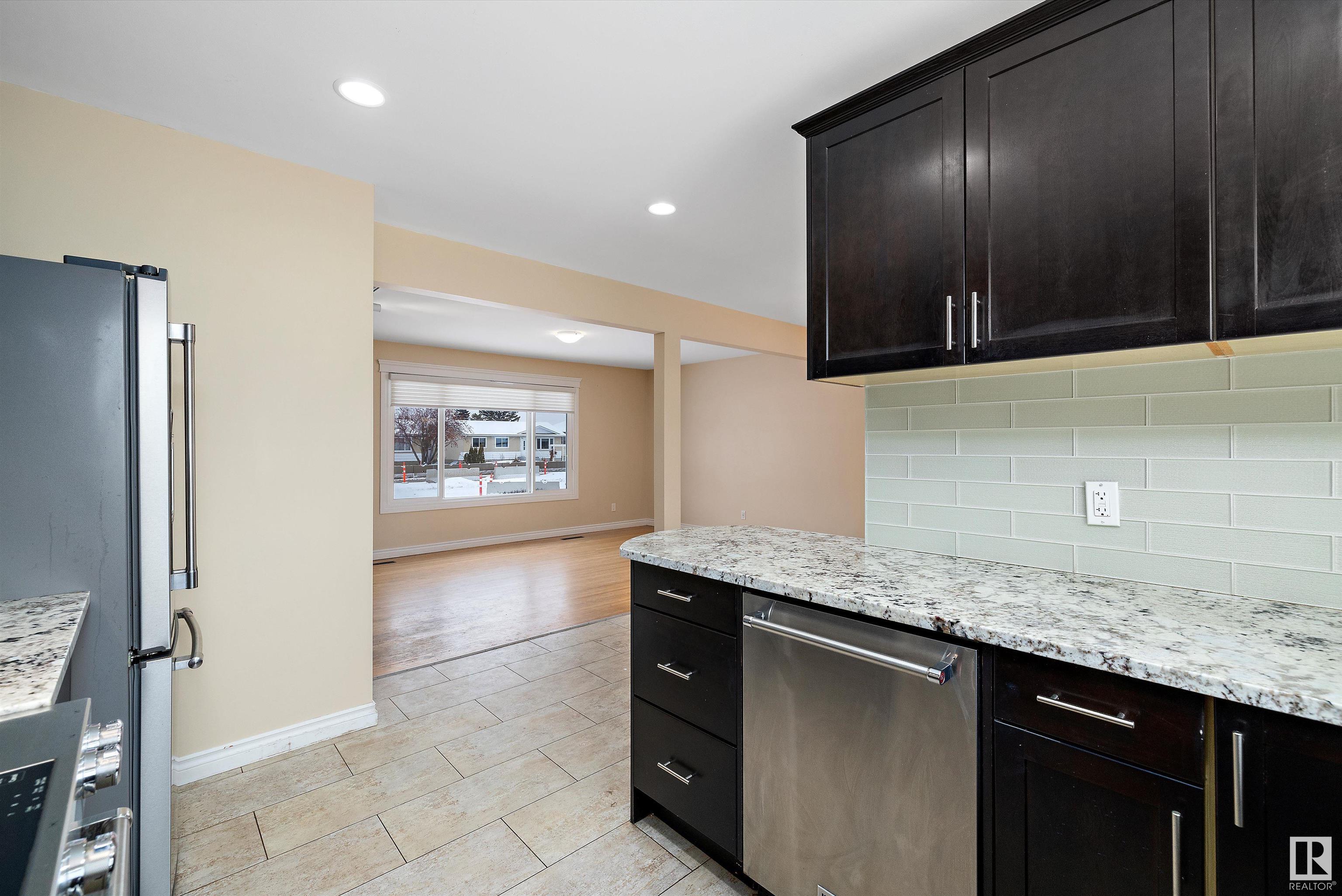      9110 156 ST NW , Edmonton,  ,T5R 1Y8 ;  Listing Number: MLS E4420009