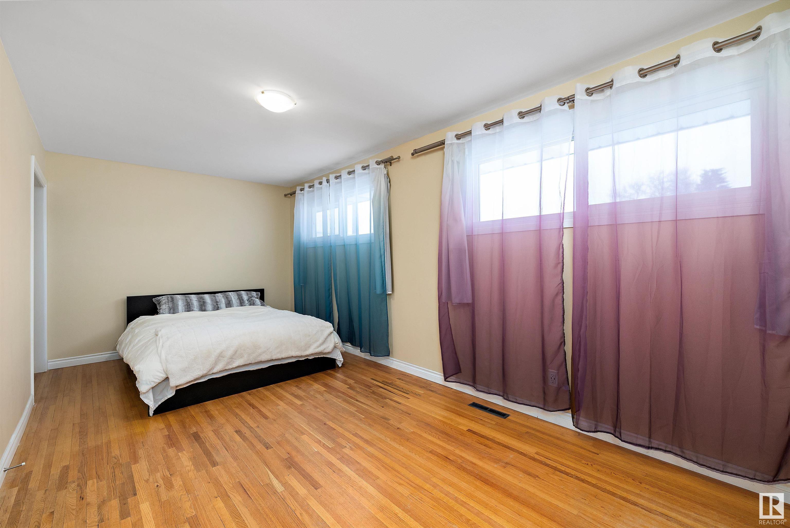      9110 156 ST NW , Edmonton,  ,T5R 1Y8 ;  Listing Number: MLS E4420009