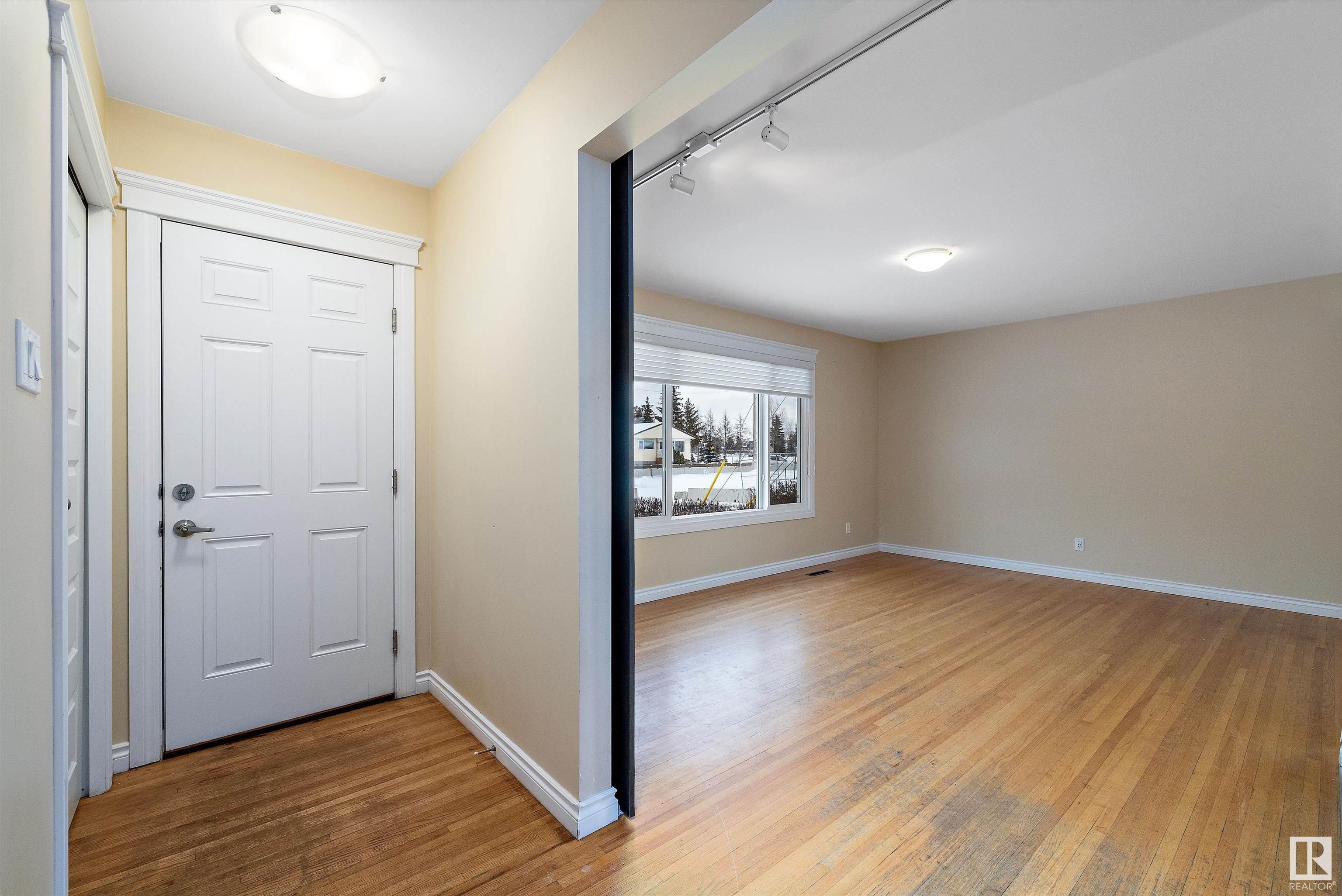      9110 156 ST NW , Edmonton,  ,T5R 1Y8 ;  Listing Number: MLS E4420009