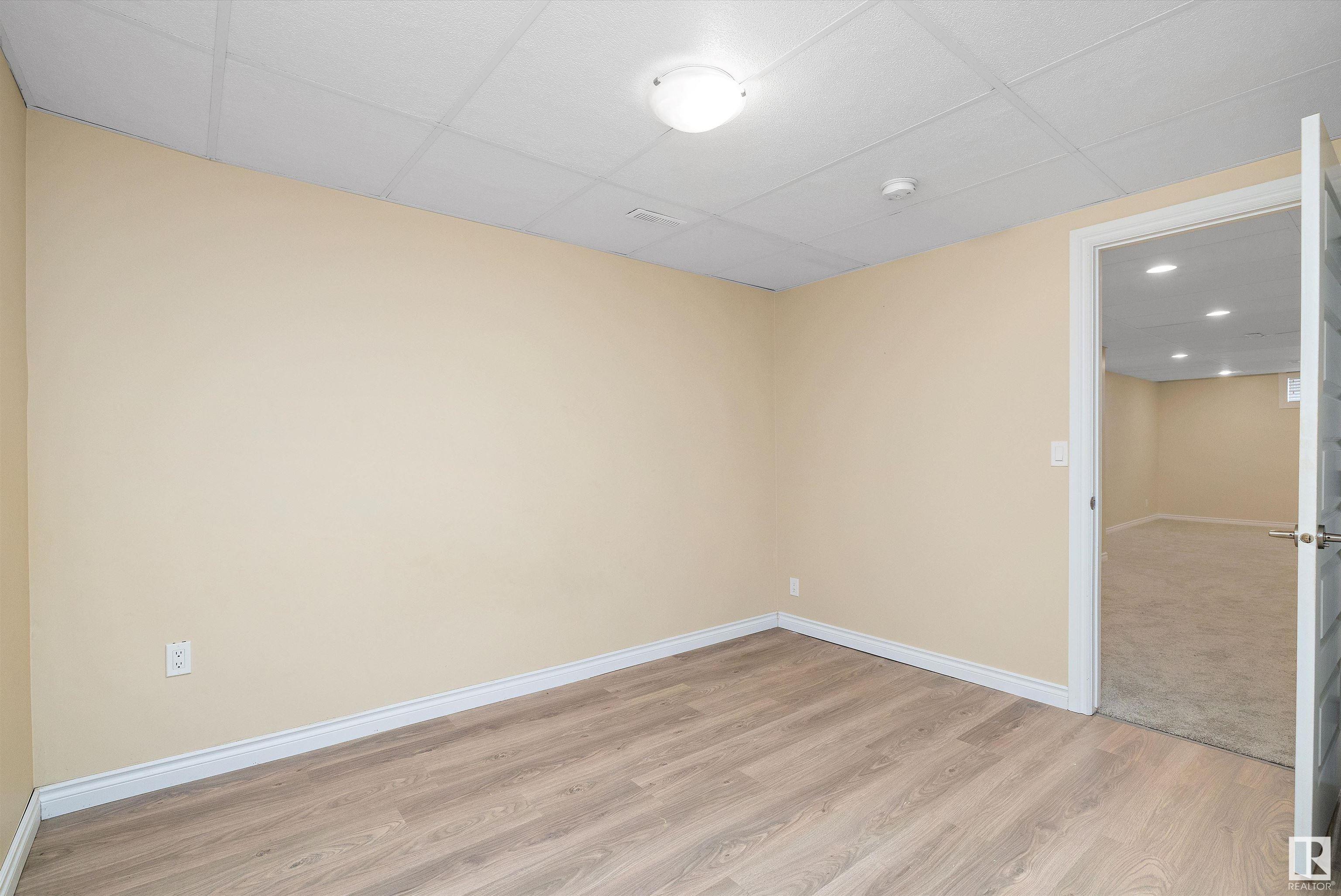      9110 156 ST NW , Edmonton,  ,T5R 1Y8 ;  Listing Number: MLS E4420009