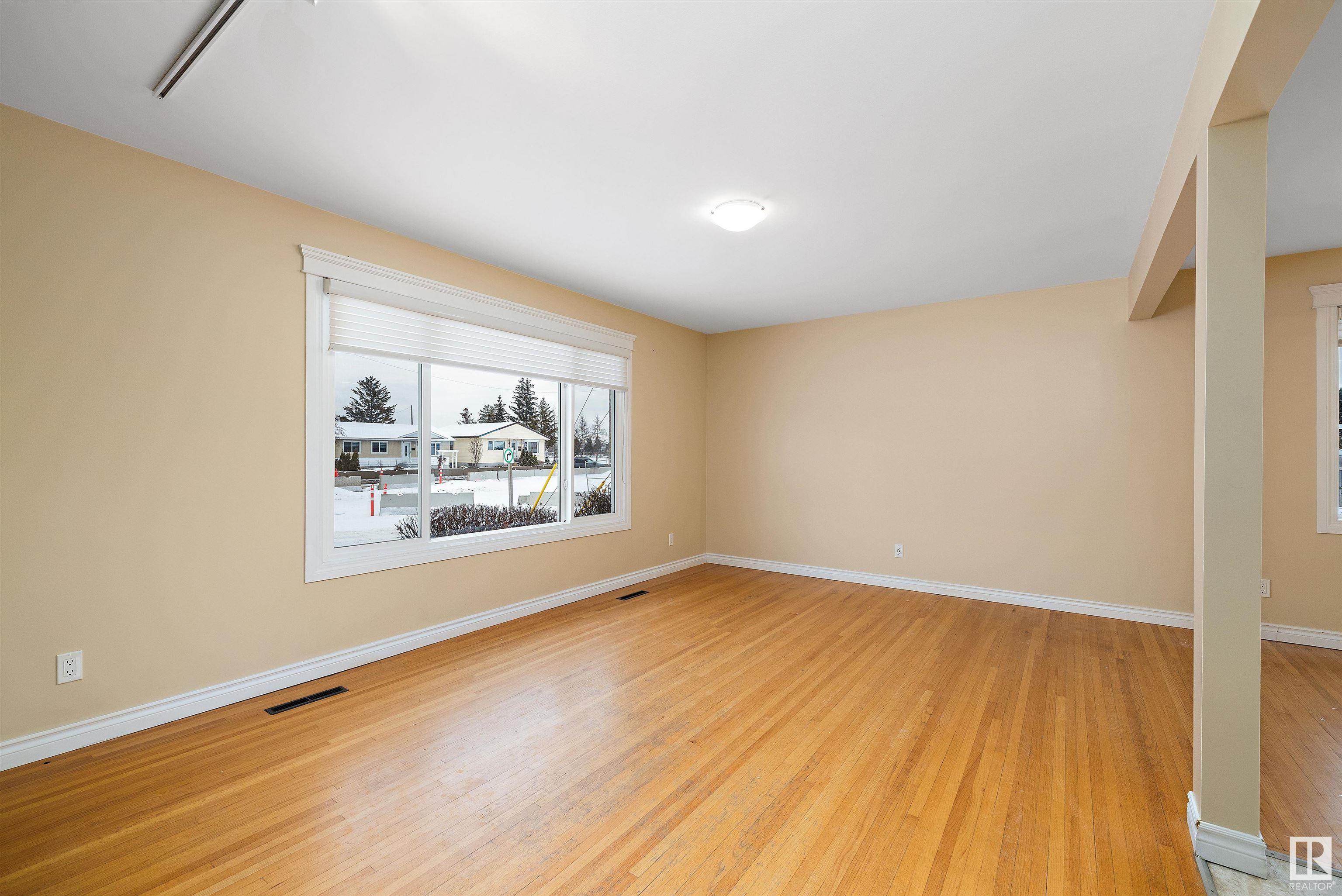      9110 156 ST NW , Edmonton,  ,T5R 1Y8 ;  Listing Number: MLS E4420009