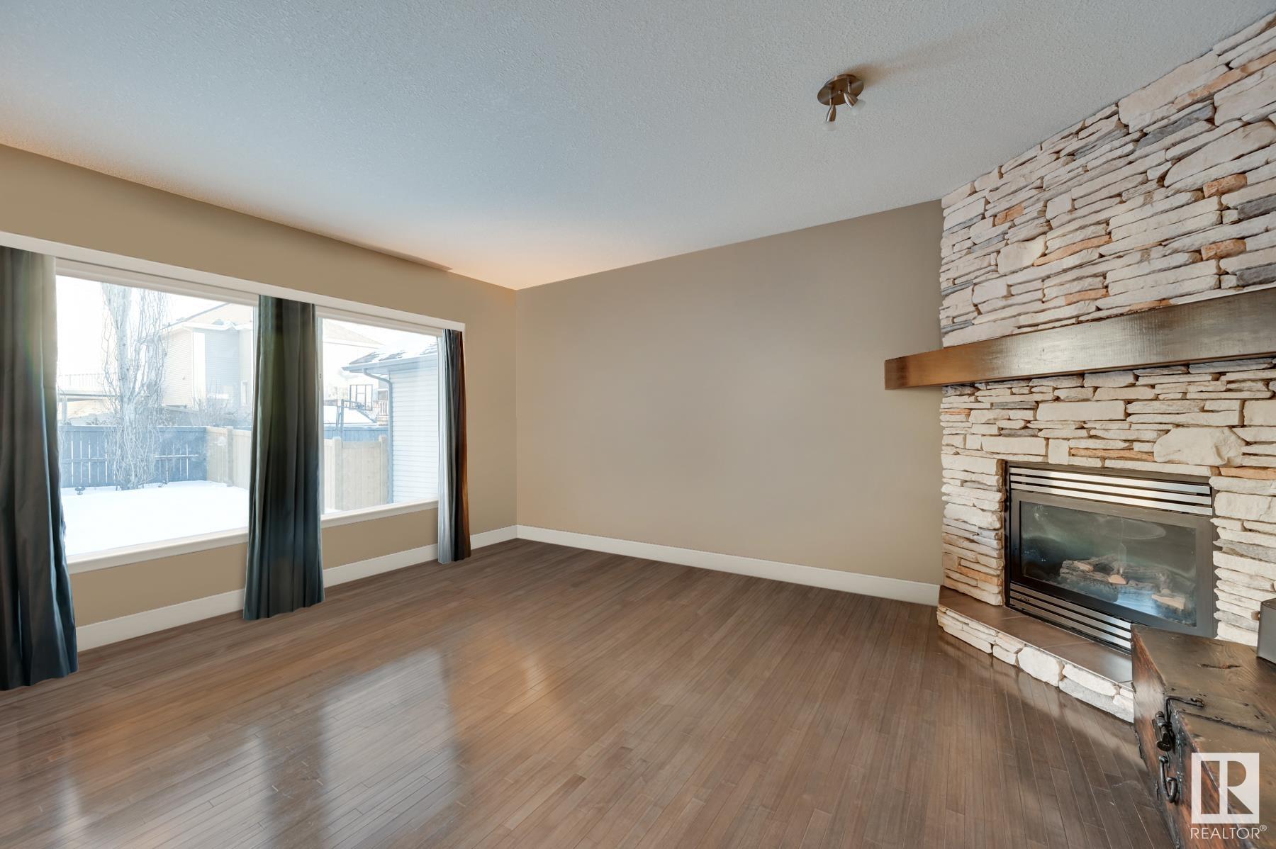      3007 MACNEIL WY NW , Edmonton,  ,T6R 3V2 ;  Listing Number: MLS E4420023
