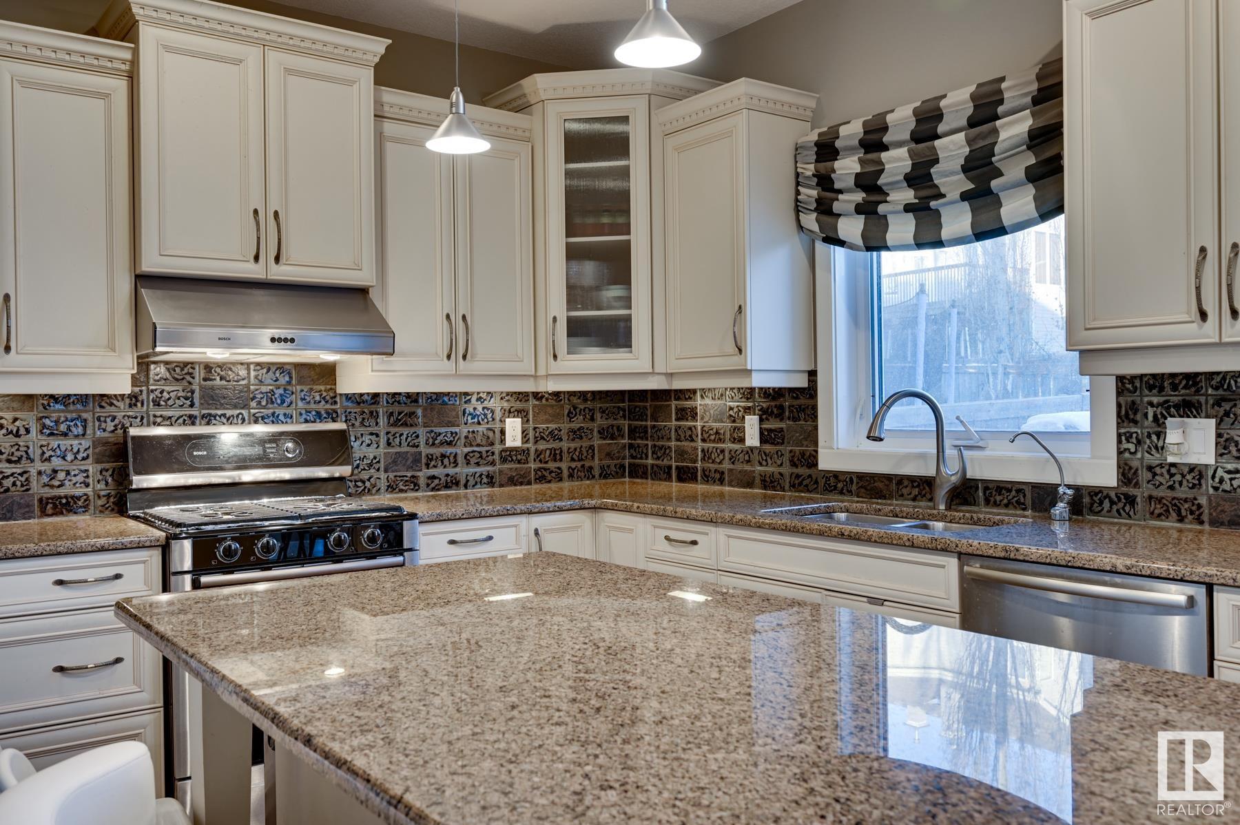     3007 MACNEIL WY NW , Edmonton,  ,T6R 3V2 ;  Listing Number: MLS E4420023