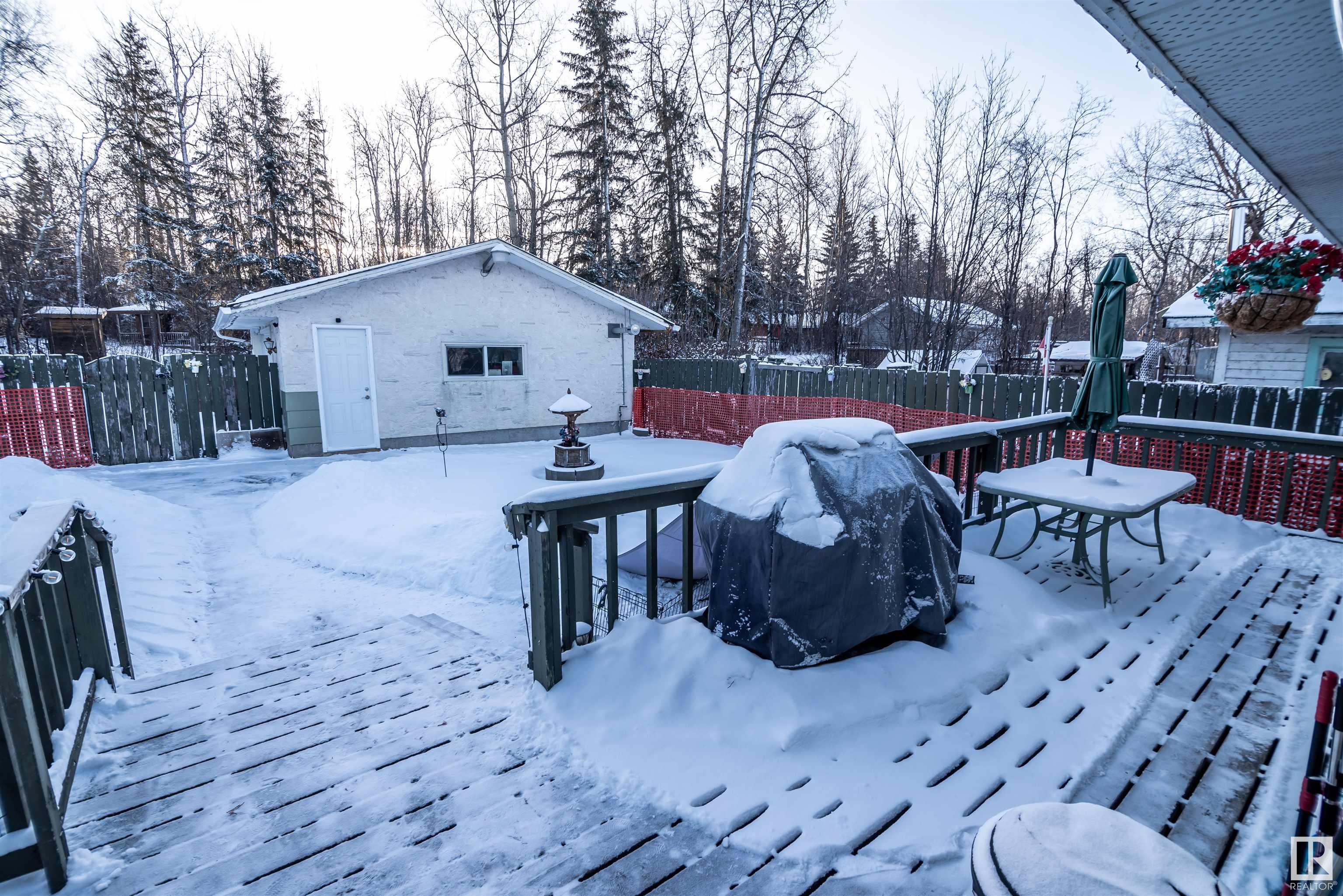      5415 Sunset DR , Rural Lac Ste. Anne County,  ,T0E 0A0 ;  Listing Number: MLS E4420024