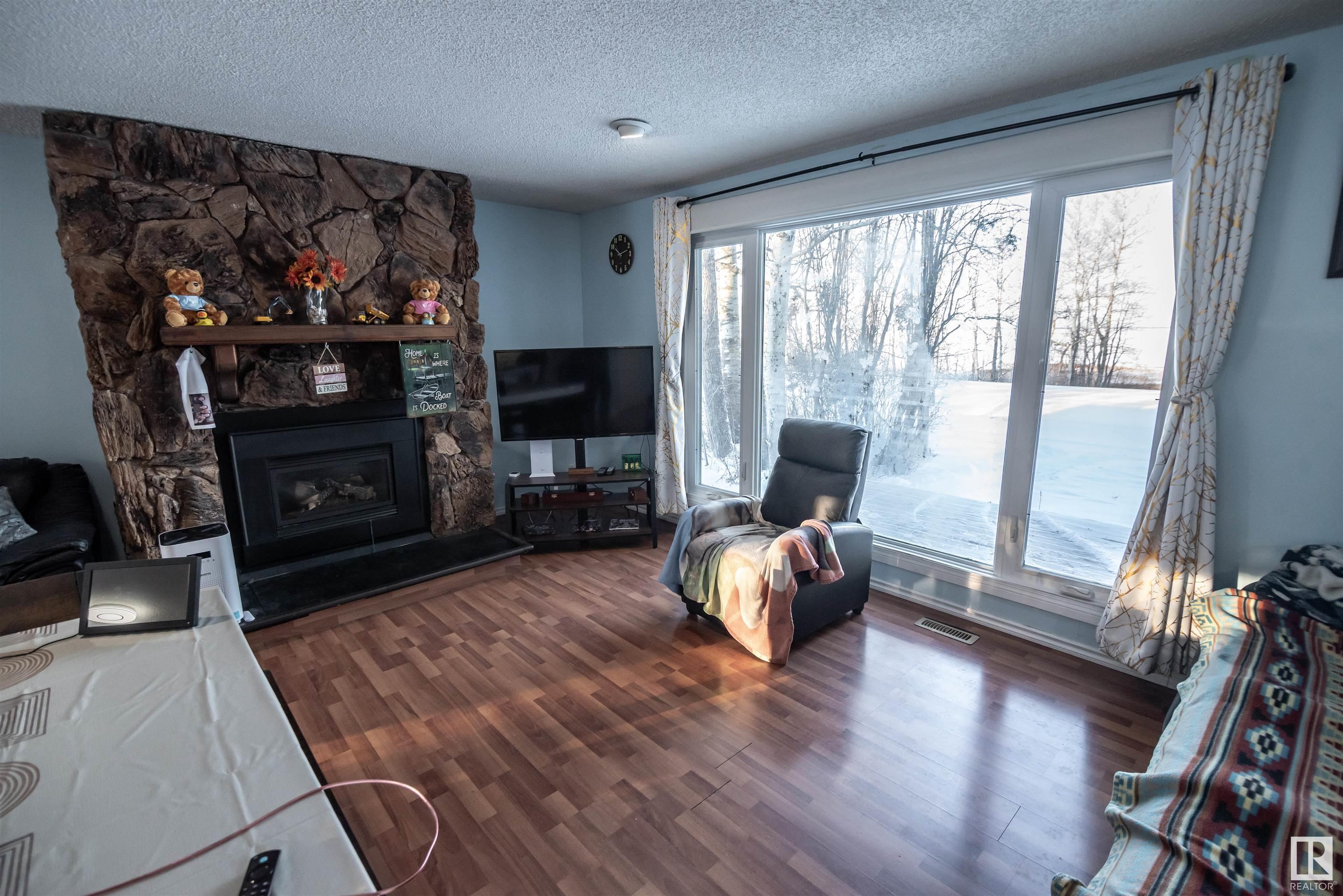      5415 Sunset DR , Rural Lac Ste. Anne County,  ,T0E 0A0 ;  Listing Number: MLS E4420024