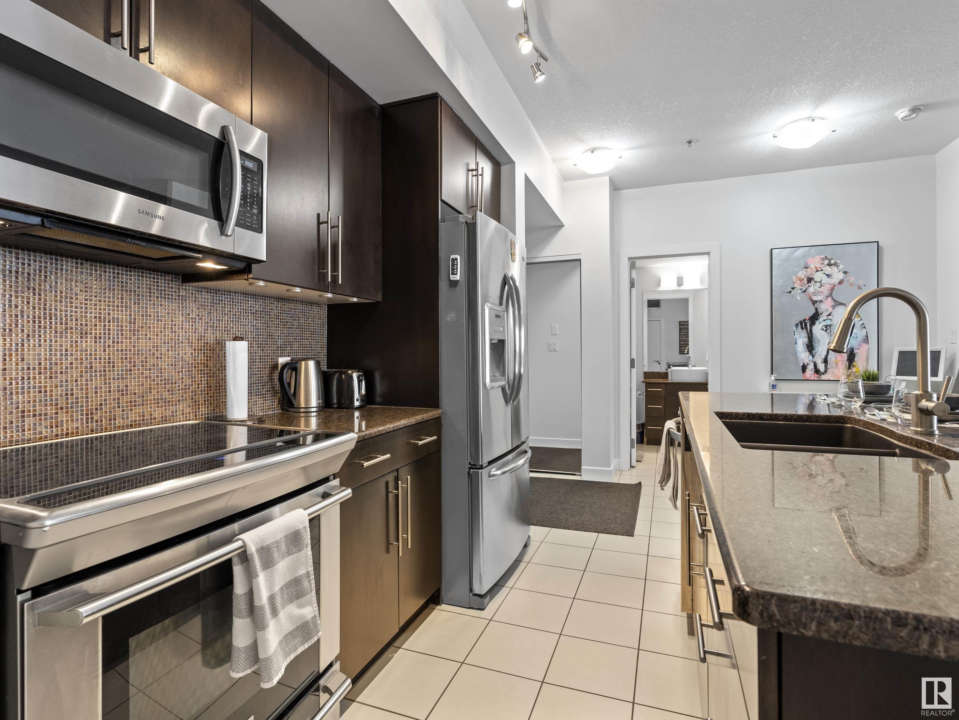      #109 11203 103A AV NW , Edmonton,  ,T5K 2E4 ;  Listing Number: MLS E4420025