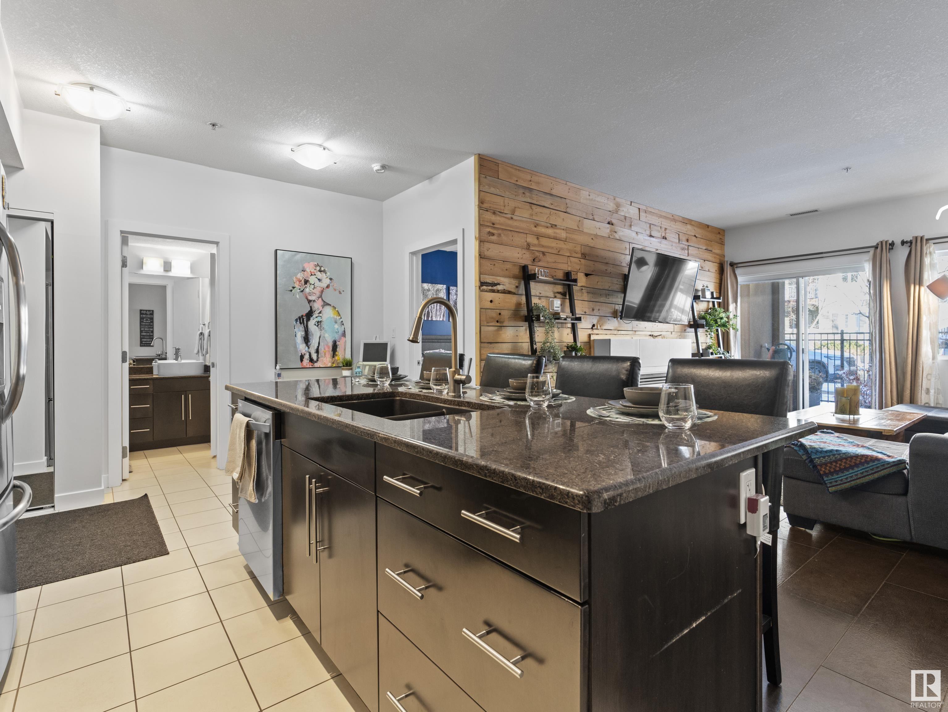      #109 11203 103A AV NW , Edmonton,  ,T5K 2E4 ;  Listing Number: MLS E4420025