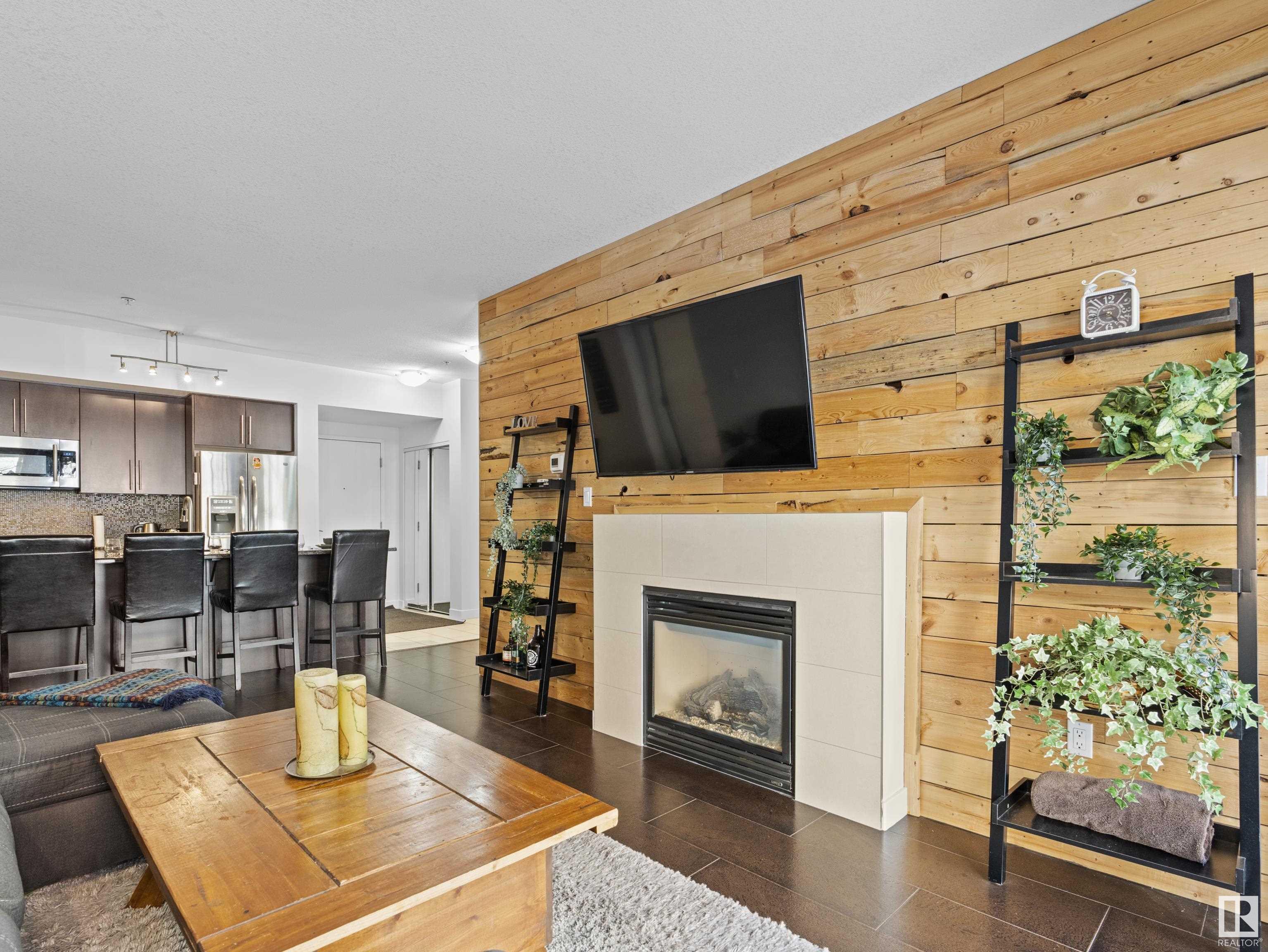      #109 11203 103A AV NW , Edmonton,  ,T5K 2E4 ;  Listing Number: MLS E4420025