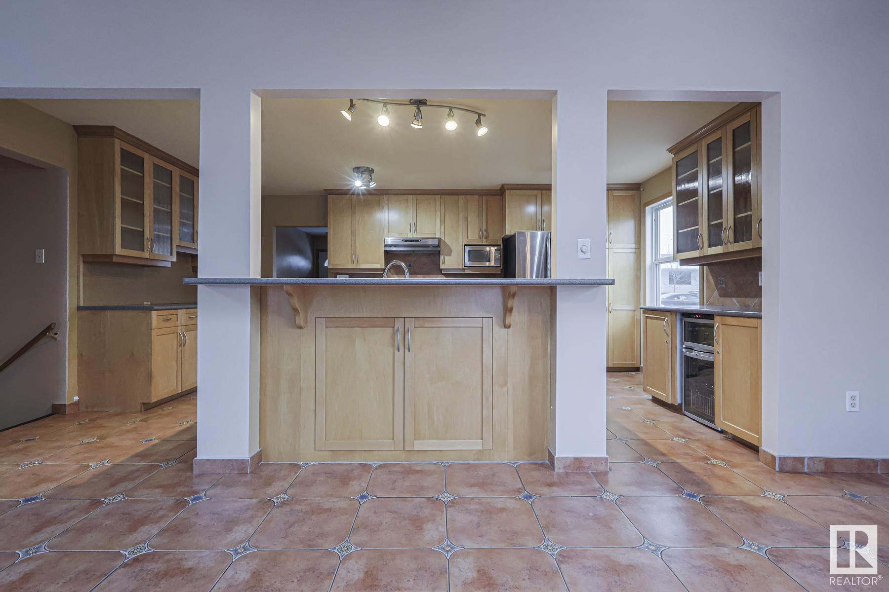      72 GLADSTONE CR , St. Albert,  ,T8N 0W7 ;  Listing Number: MLS E4420028