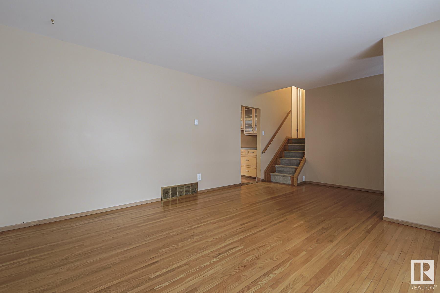      72 GLADSTONE CR , St. Albert,  ,T8N 0W7 ;  Listing Number: MLS E4420028
