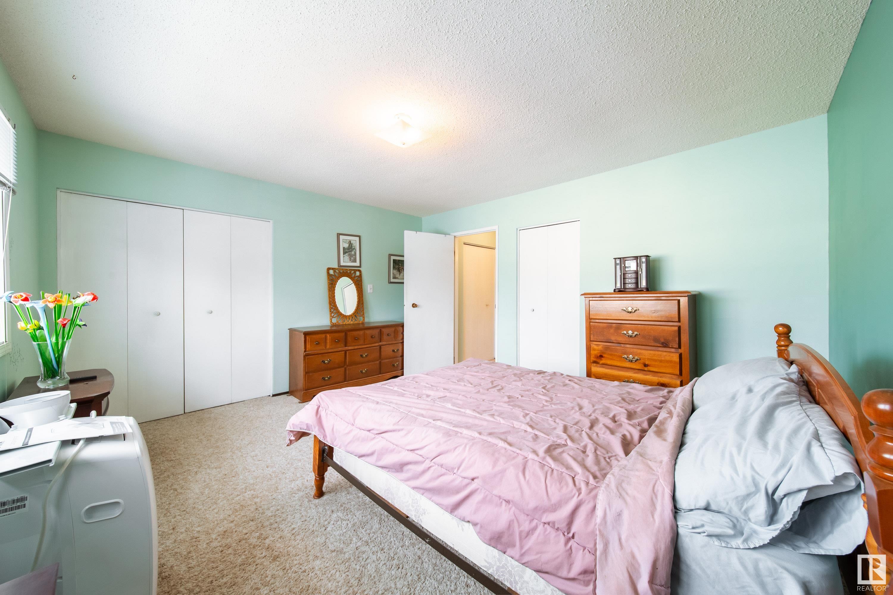      11313 22 AV NW , Edmonton,  ,T6J 4V8 ;  Listing Number: MLS E4420035