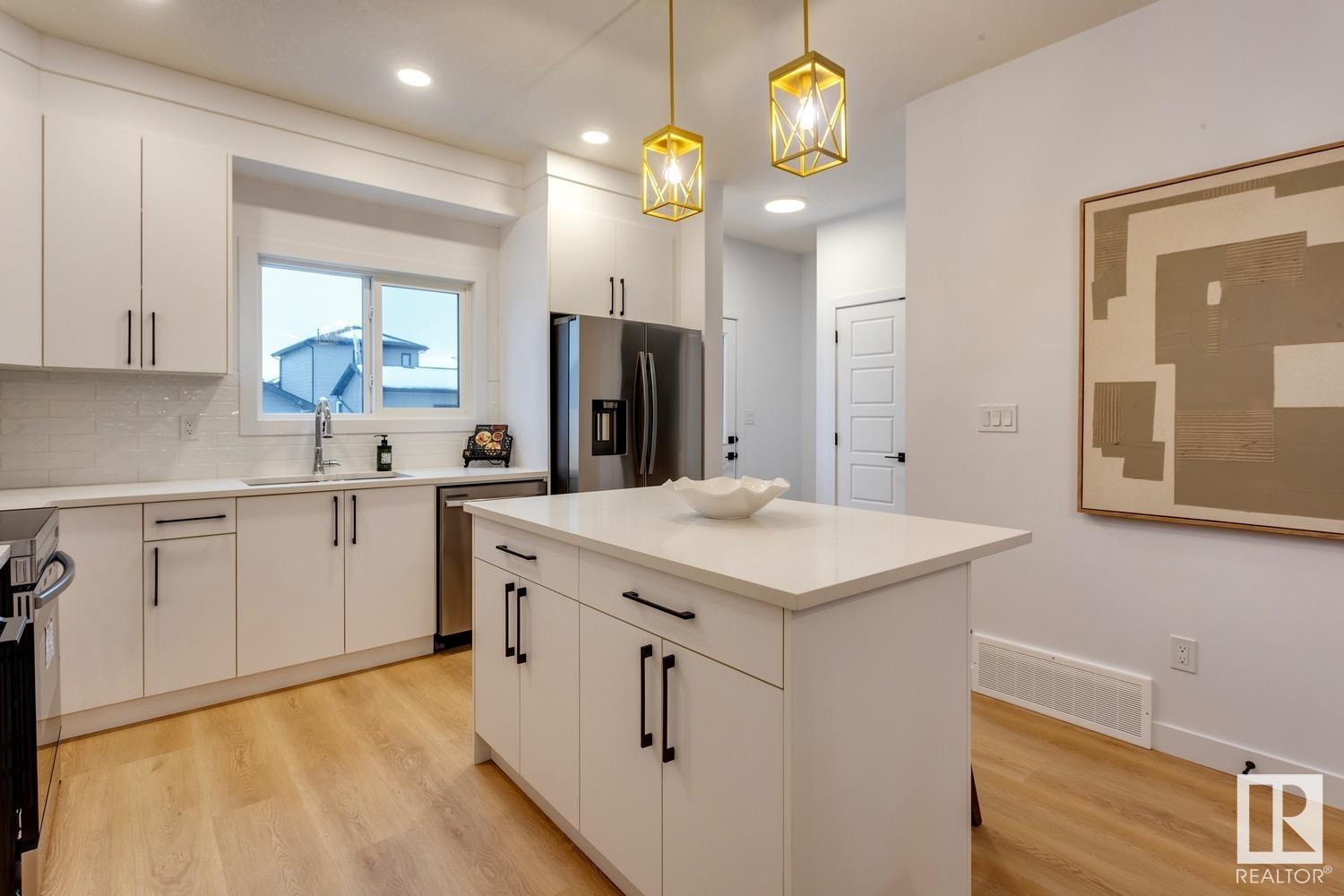      3 TRIBUTE CM , Spruce Grove,  ,T7X 3G1 ;  Listing Number: MLS E4420042