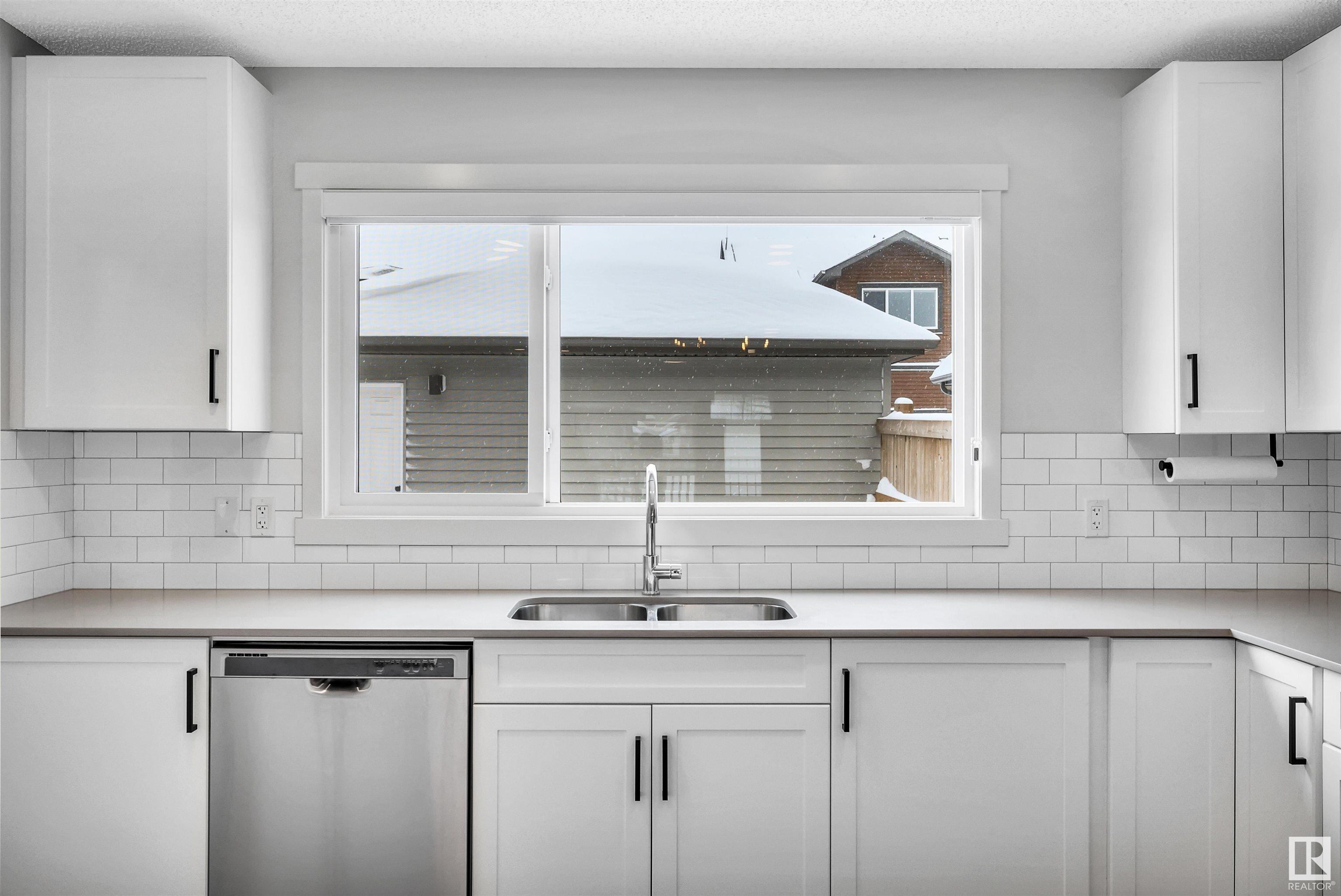      17479 77 ST NW , Edmonton,  ,T5Z 0R4 ;  Listing Number: MLS E4420043