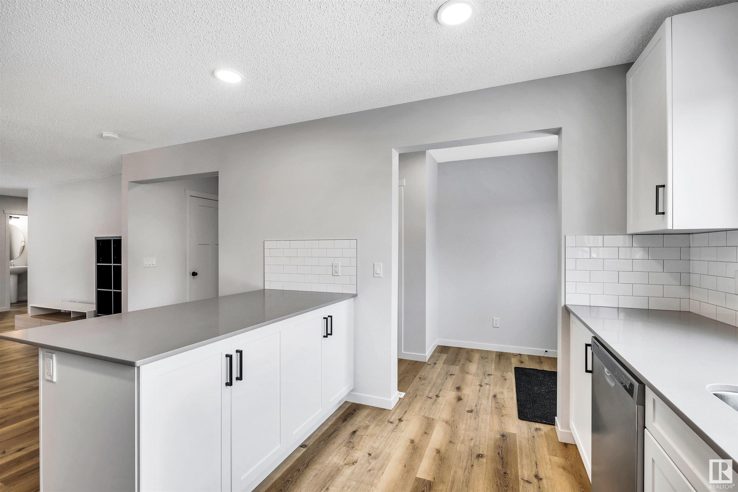     17479 77 ST NW , Edmonton,  ,T5Z 0R4 ;  Listing Number: MLS E4420043