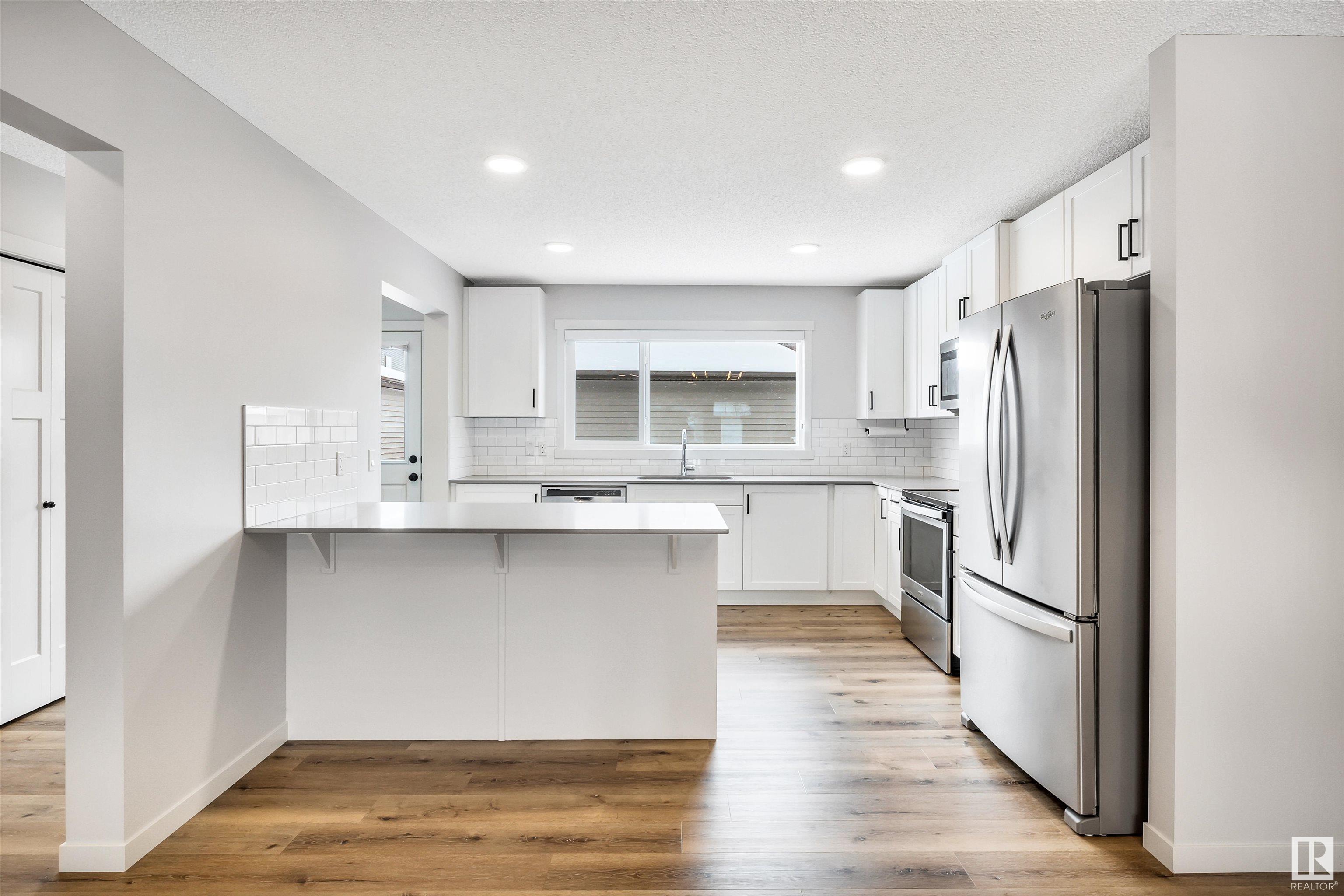      17479 77 ST NW , Edmonton,  ,T5Z 0R4 ;  Listing Number: MLS E4420043