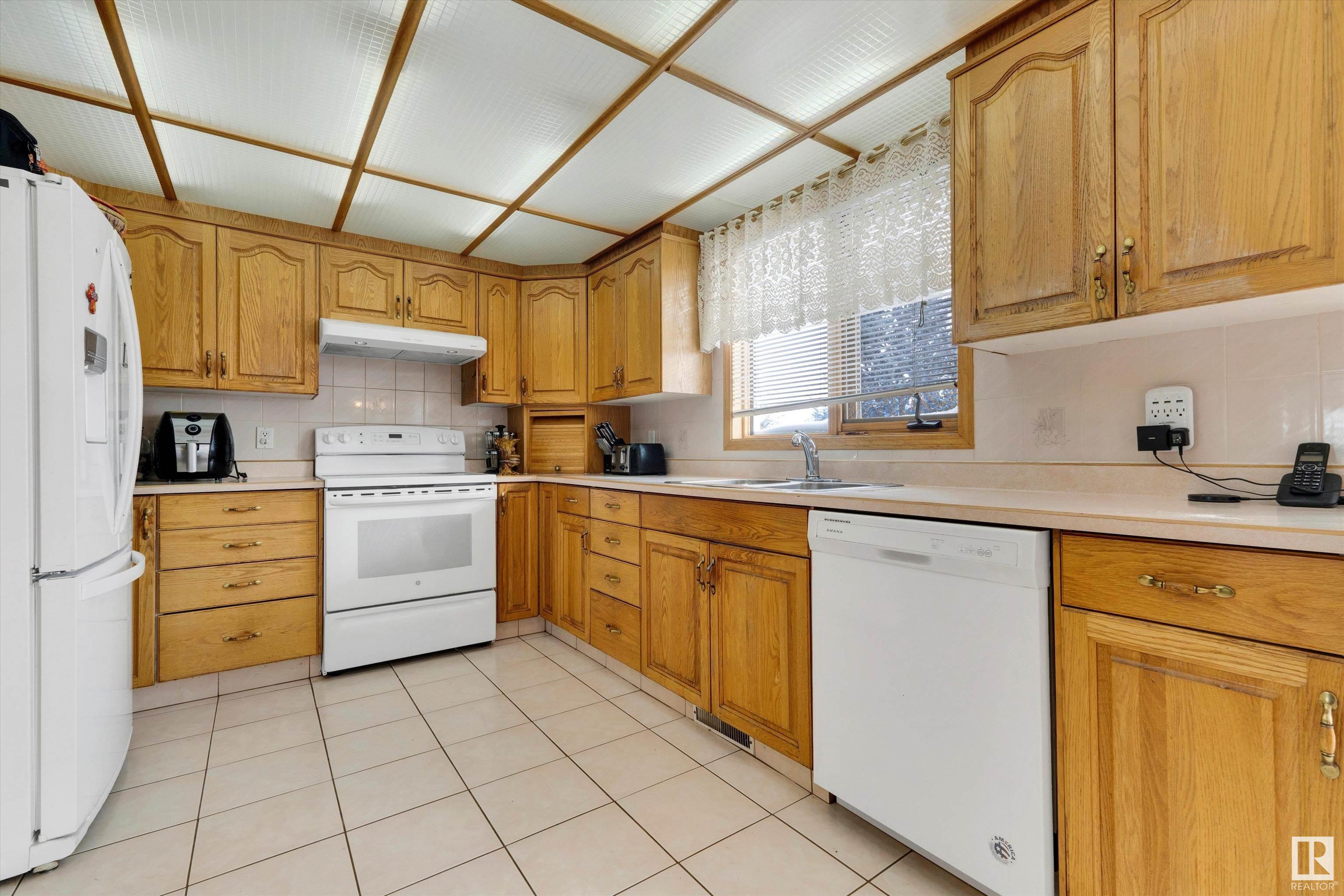      6119 156 AV NW , Edmonton,  ,T5Y 2N1 ;  Listing Number: MLS E4420046