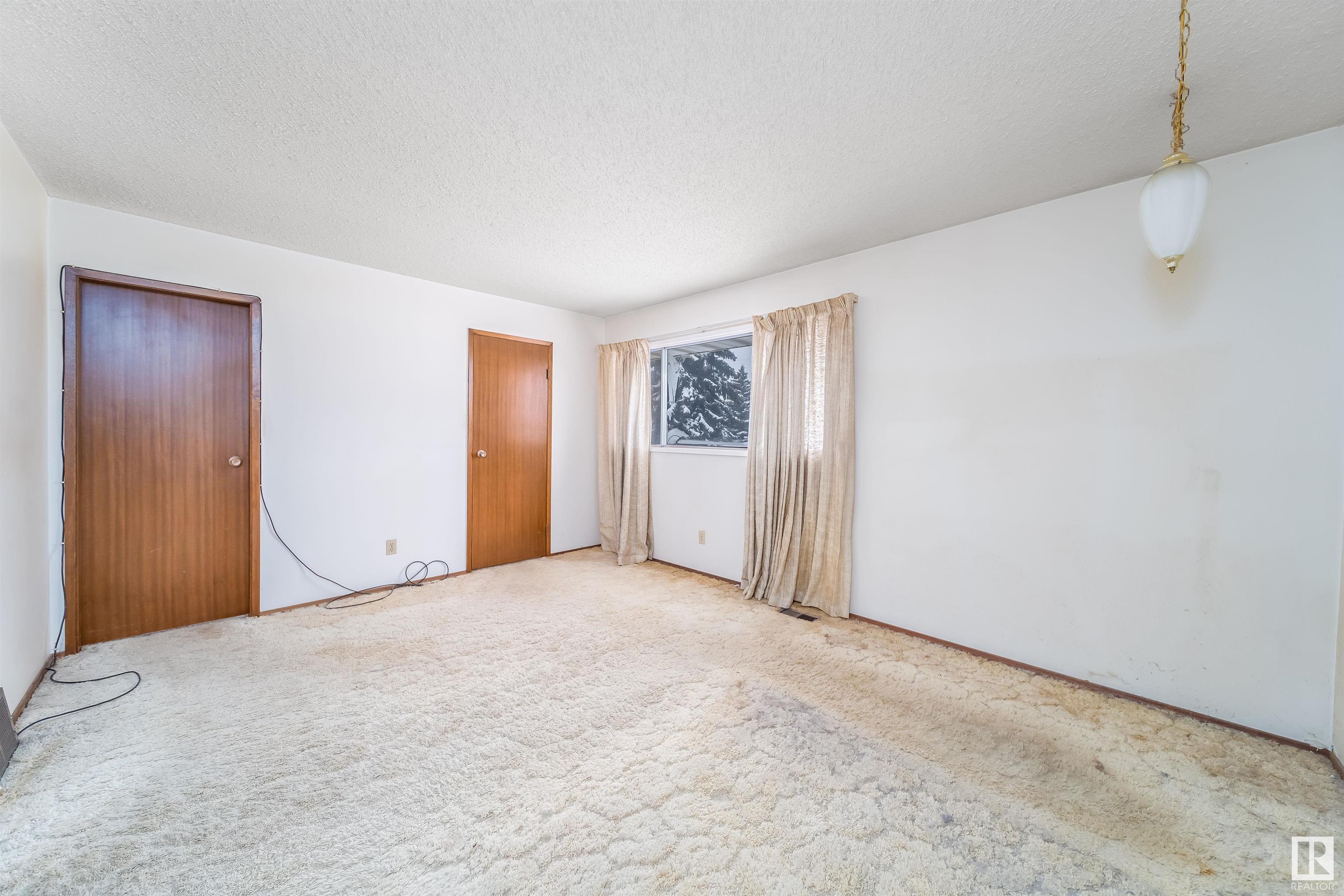      2011 89 ST NW , Edmonton,  ,T6K 2A2 ;  Listing Number: MLS E4420050