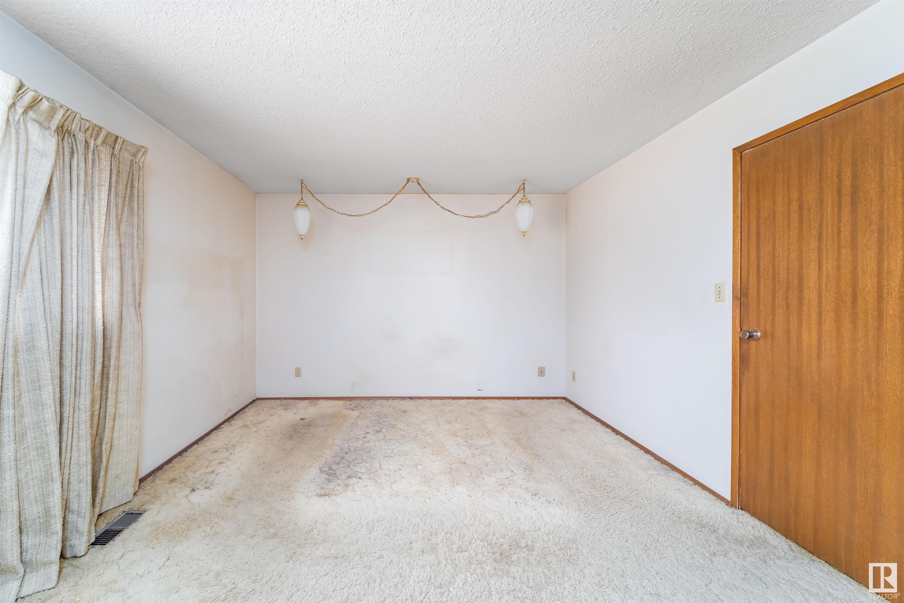      2011 89 ST NW , Edmonton,  ,T6K 2A2 ;  Listing Number: MLS E4420050