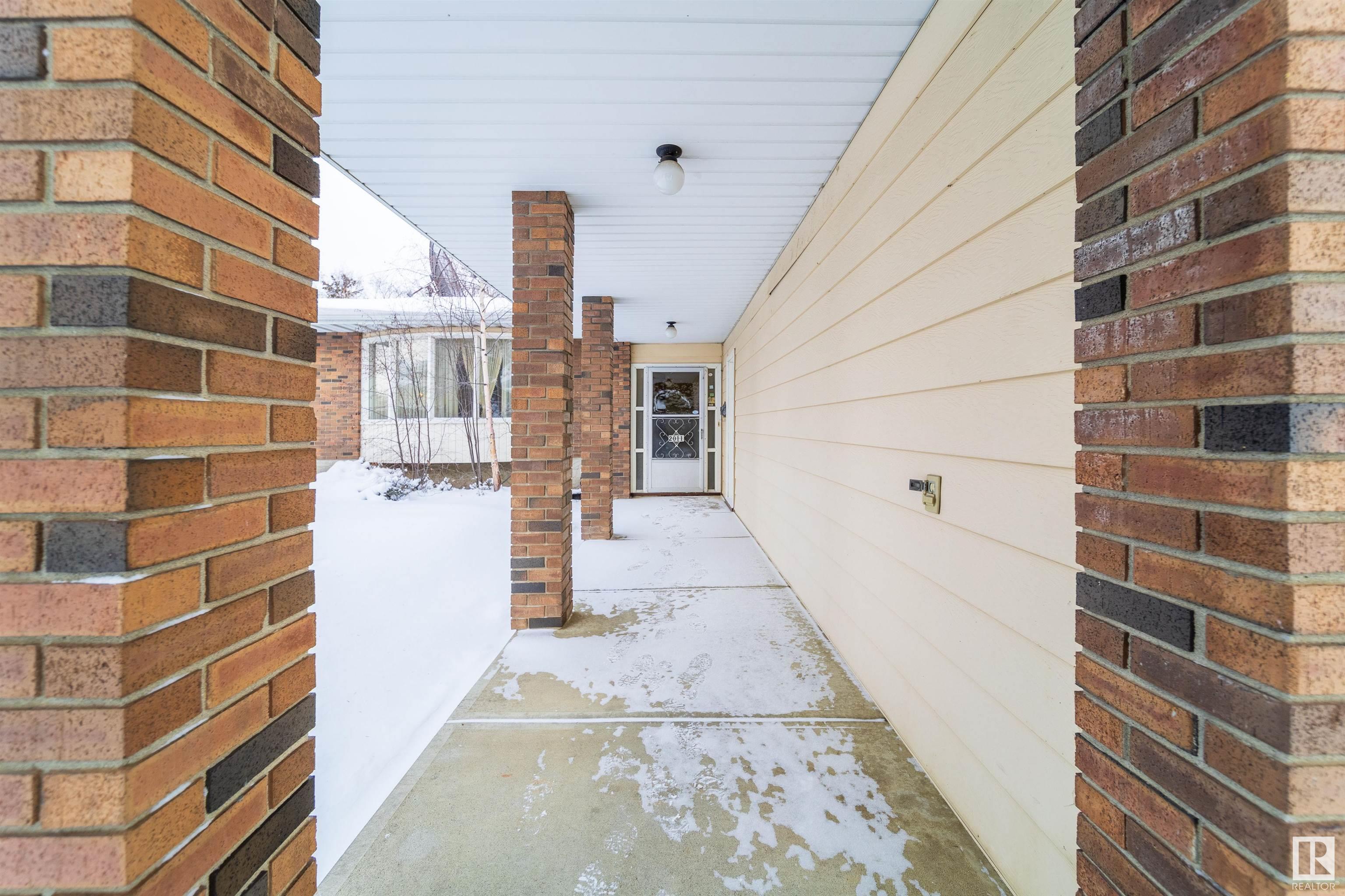      2011 89 ST NW , Edmonton,  ,T6K 2A2 ;  Listing Number: MLS E4420050