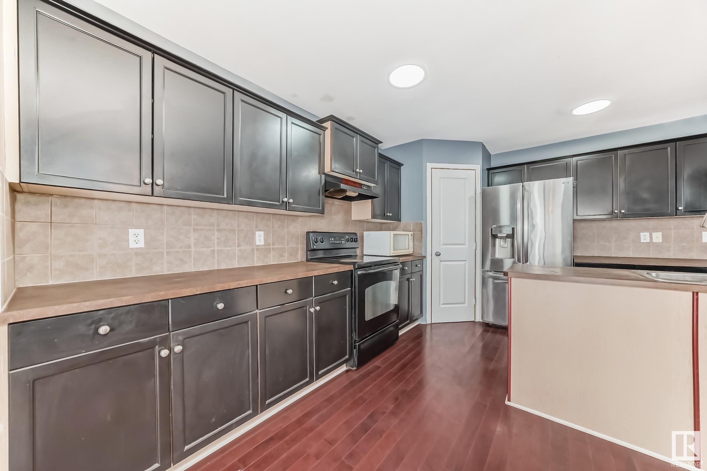      13906 146 AV NW NW , Edmonton,  ,T6V 1X9 ;  Listing Number: MLS E4420054
