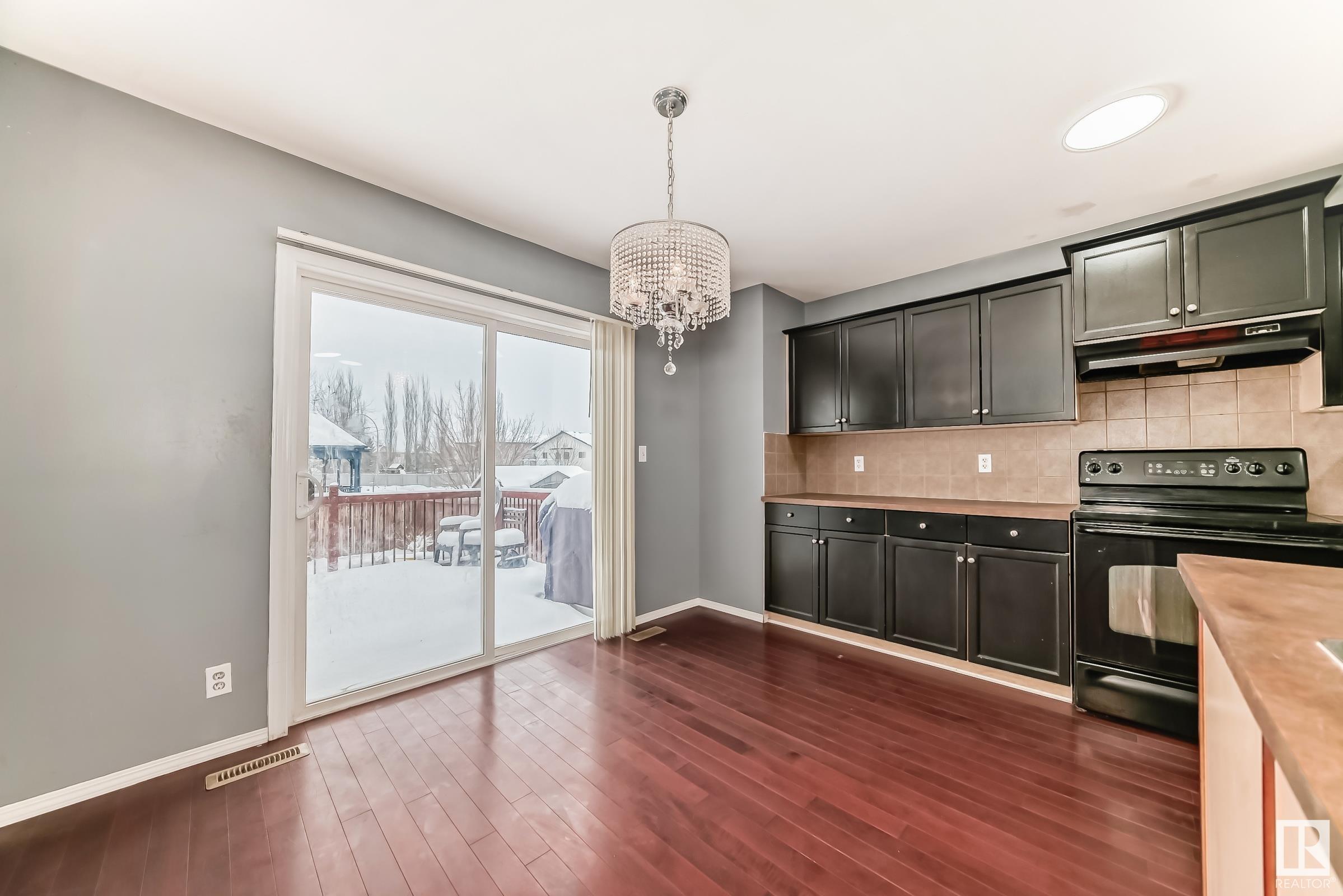      13906 146 AV NW NW , Edmonton,  ,T6V 1X9 ;  Listing Number: MLS E4420054