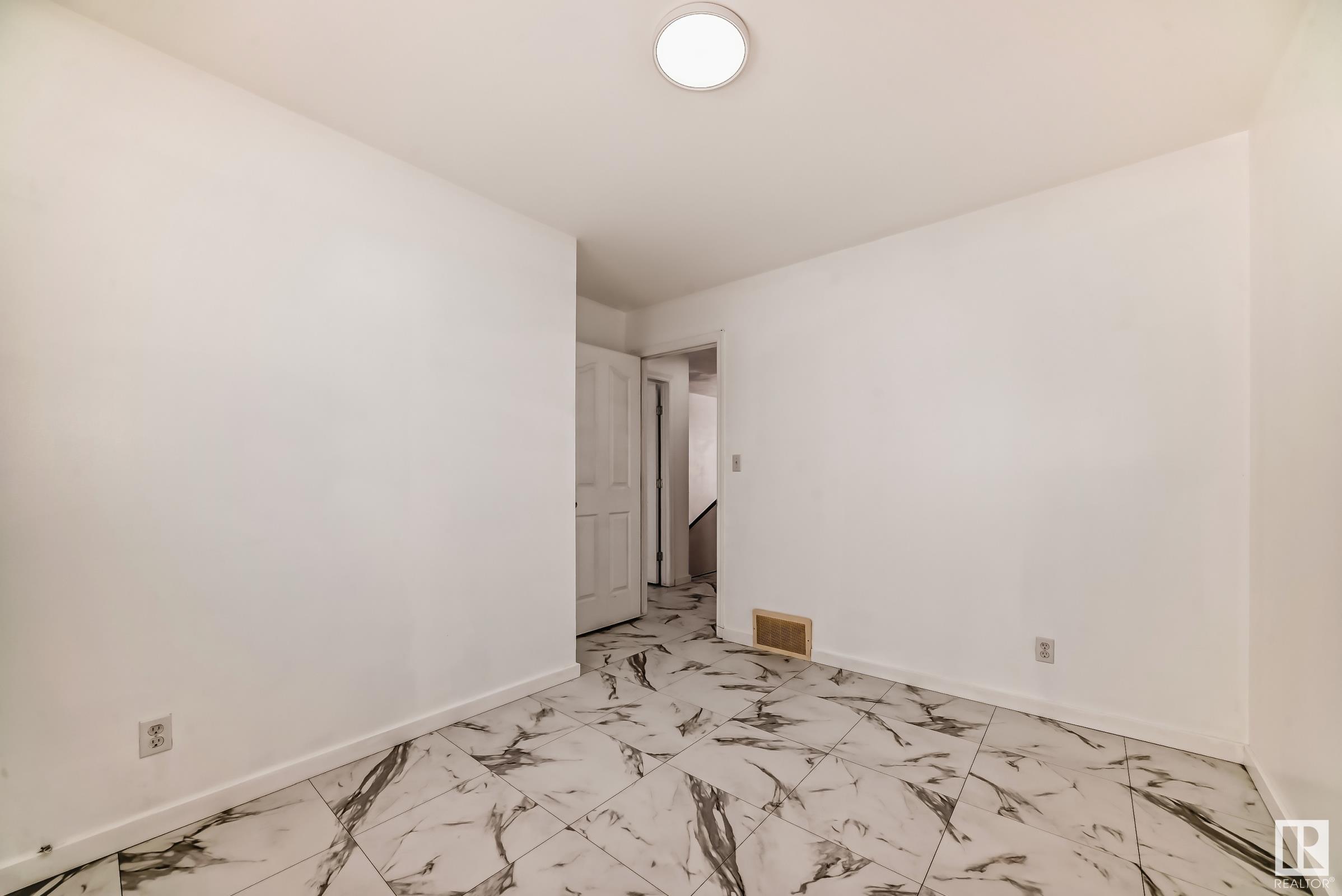      13906 146 AV NW NW , Edmonton,  ,T6V 1X9 ;  Listing Number: MLS E4420054