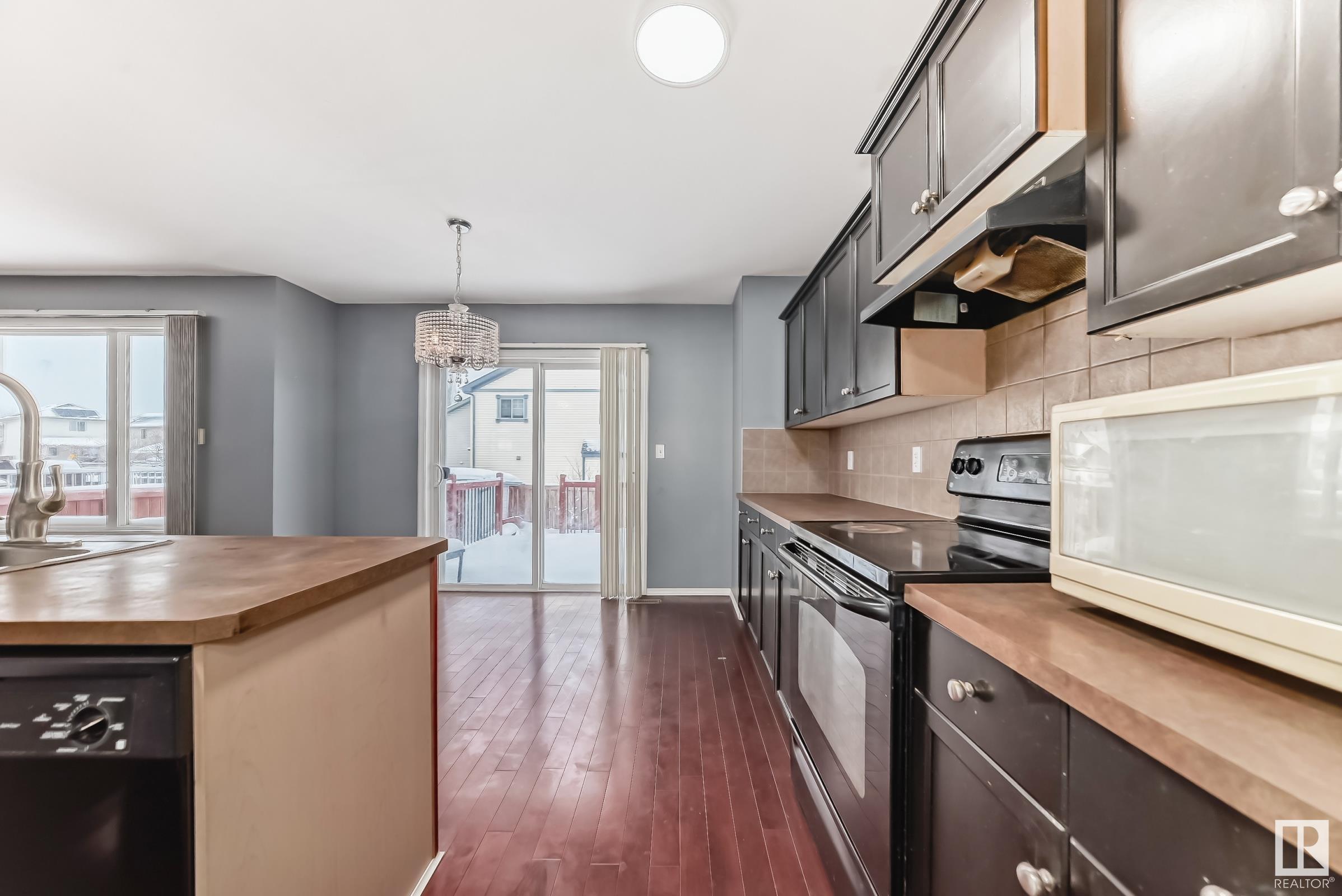      13906 146 AV NW NW , Edmonton,  ,T6V 1X9 ;  Listing Number: MLS E4420054