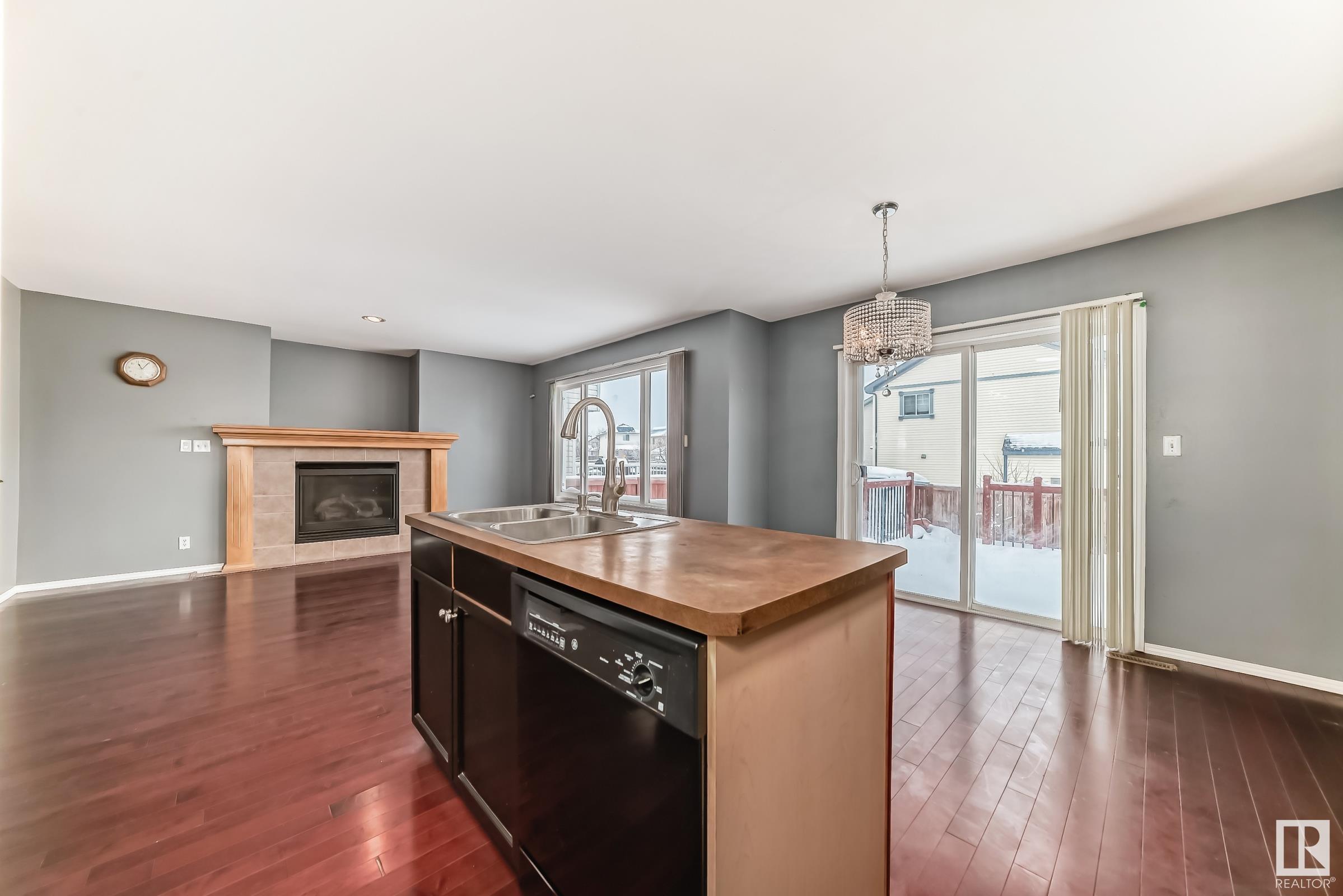      13906 146 AV NW NW , Edmonton,  ,T6V 1X9 ;  Listing Number: MLS E4420054