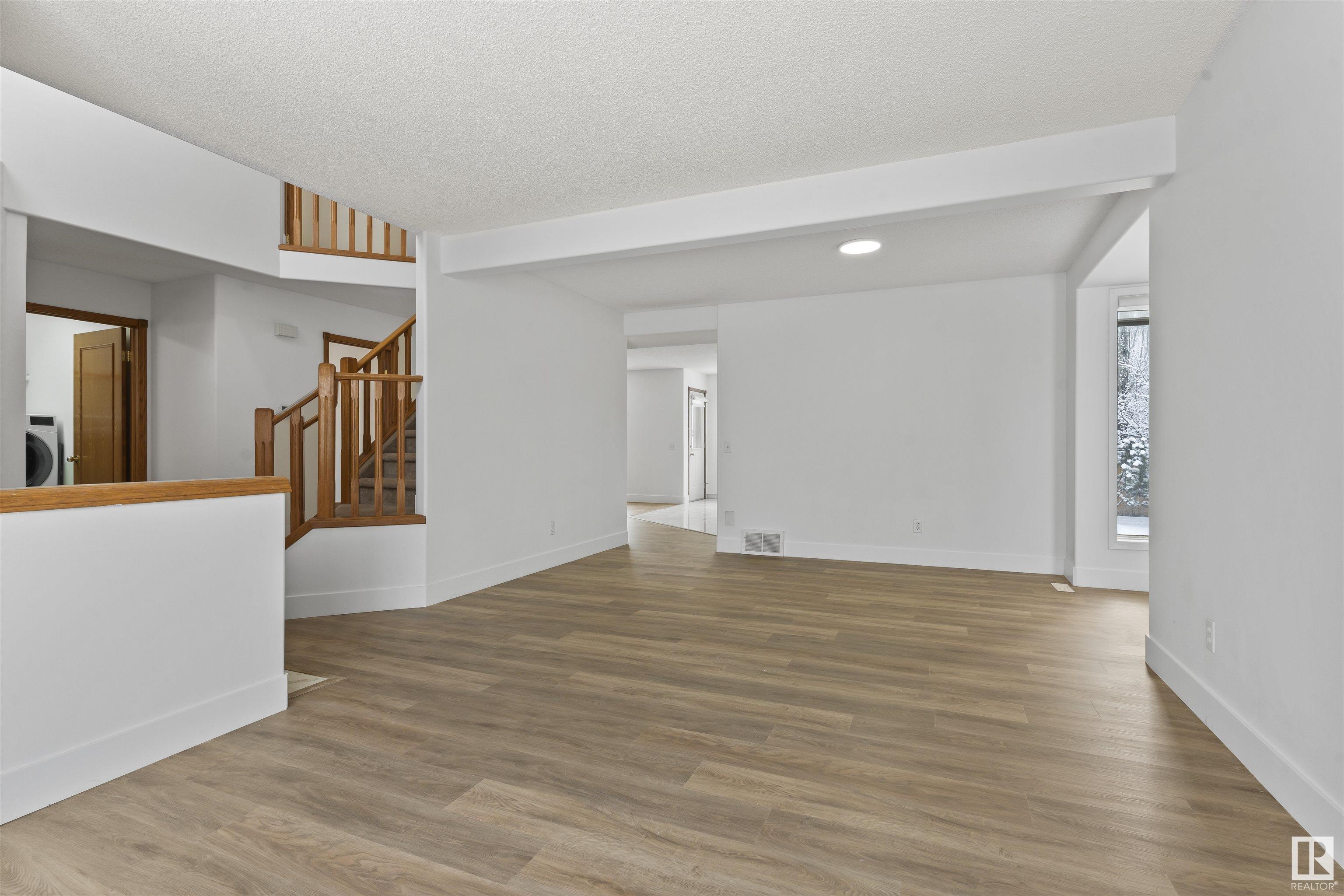      3105 41a Ave NW , Edmonton,  ,T6T 1J4 ;  Listing Number: MLS E4420057