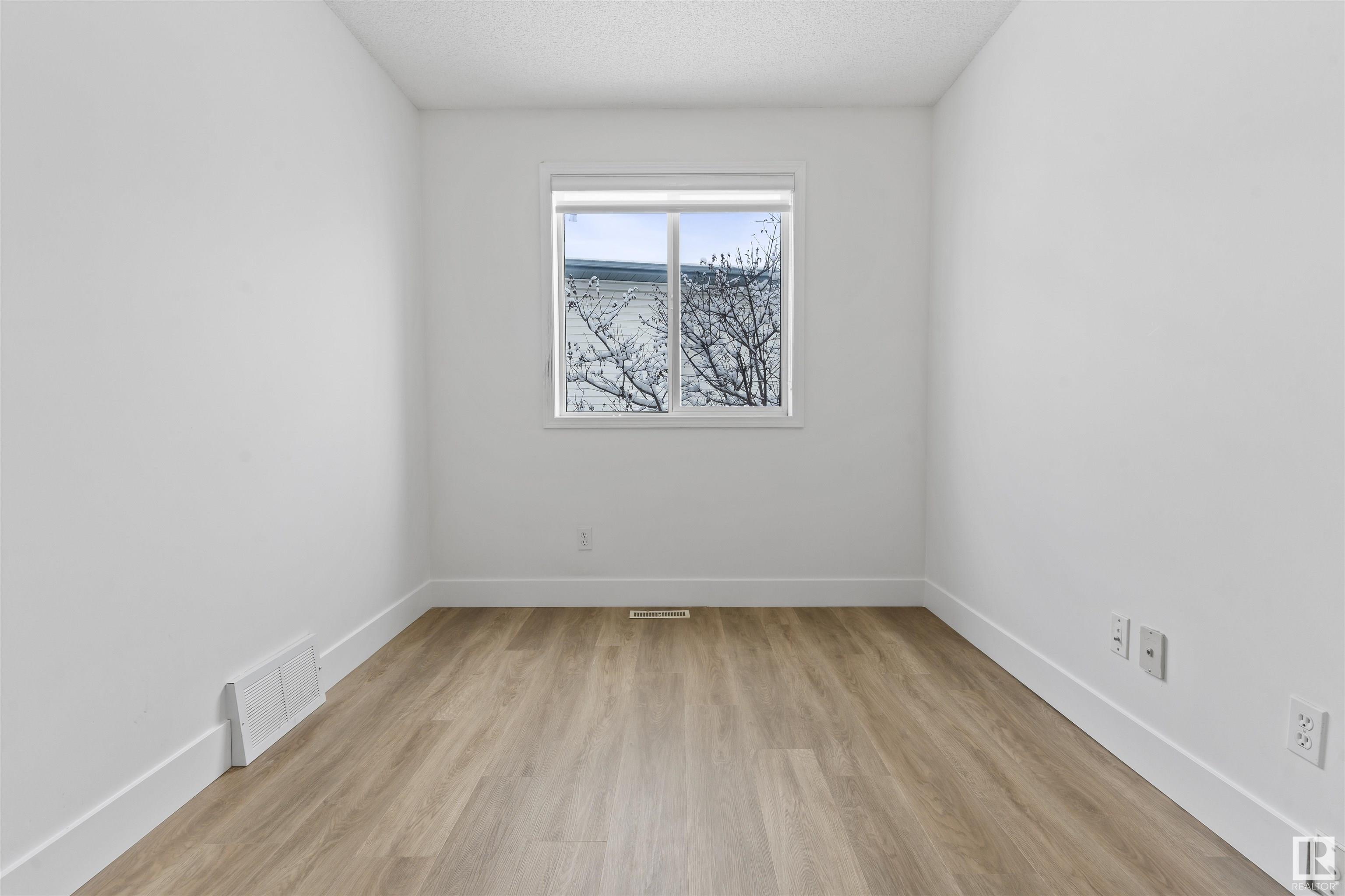      3105 41a Ave NW , Edmonton,  ,T6T 1J4 ;  Listing Number: MLS E4420057